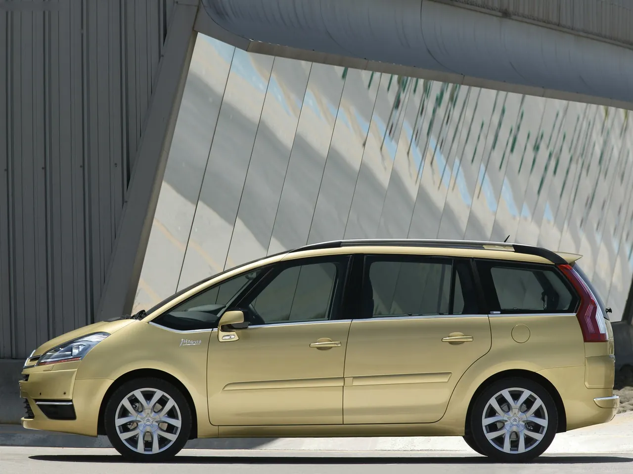Citroen Grand C4 Picasso (2007) – boční profil