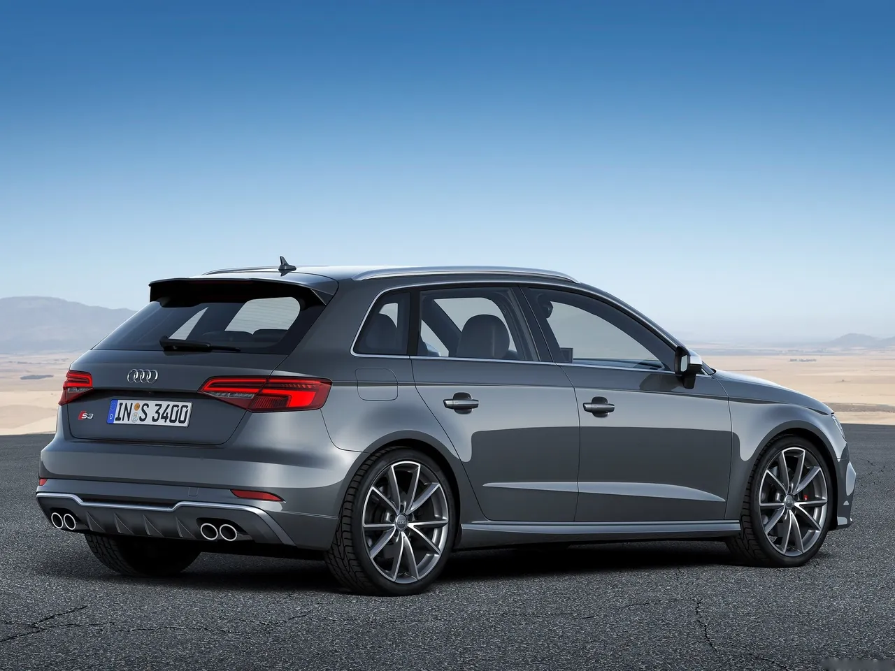 Audi S3 Sportback (2017) – zadní tříčtvrteční pohled