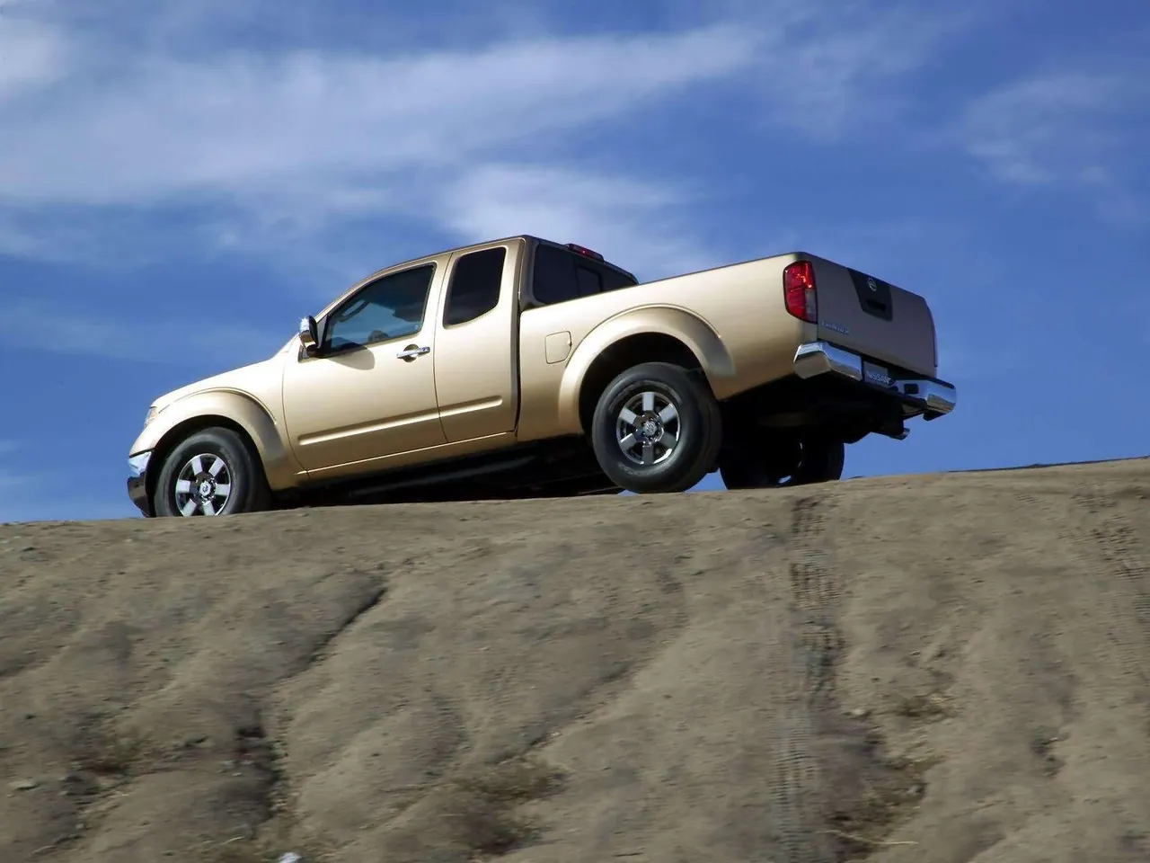 Nissan Frontier (2005) – zadní tříčtvrteční pohled