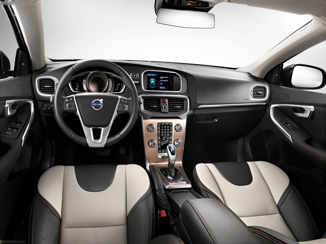 Volvo V40 Cross Country (2013) – interiér