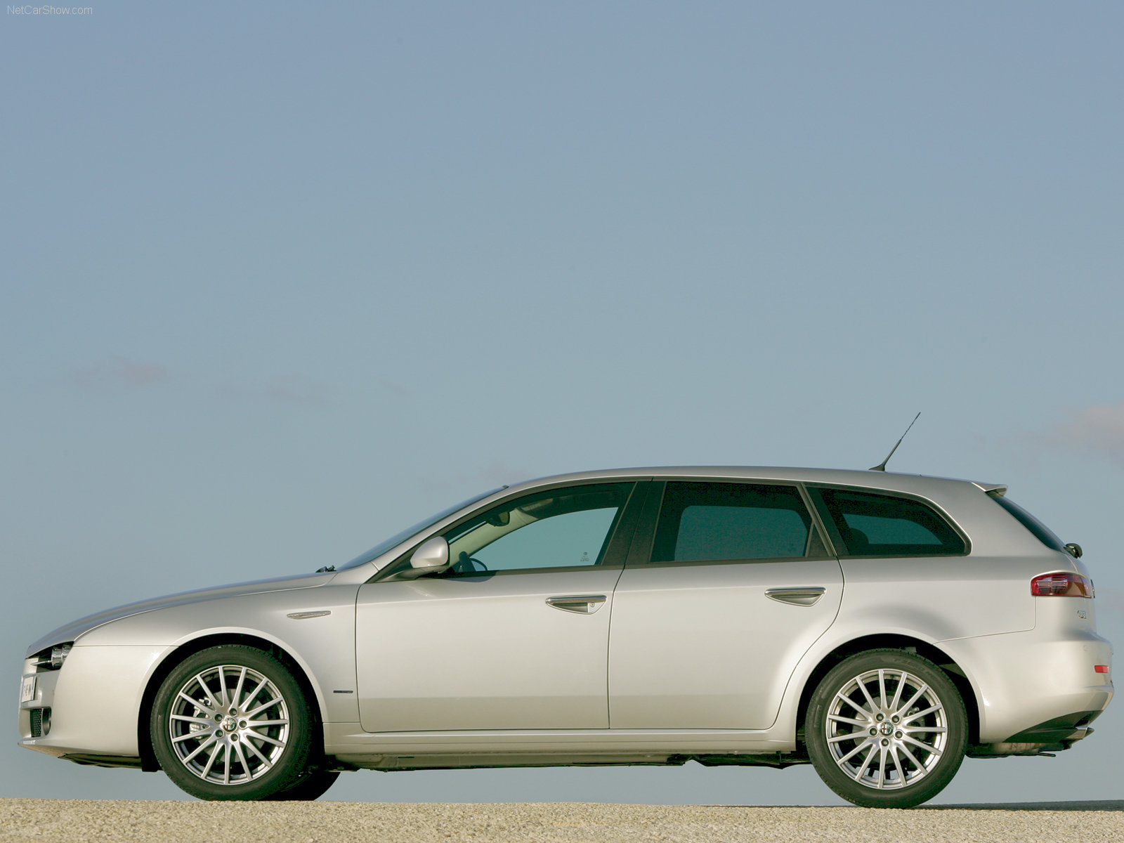 Alfa Romeo 159 Sportwagon (2006) - Side Profile