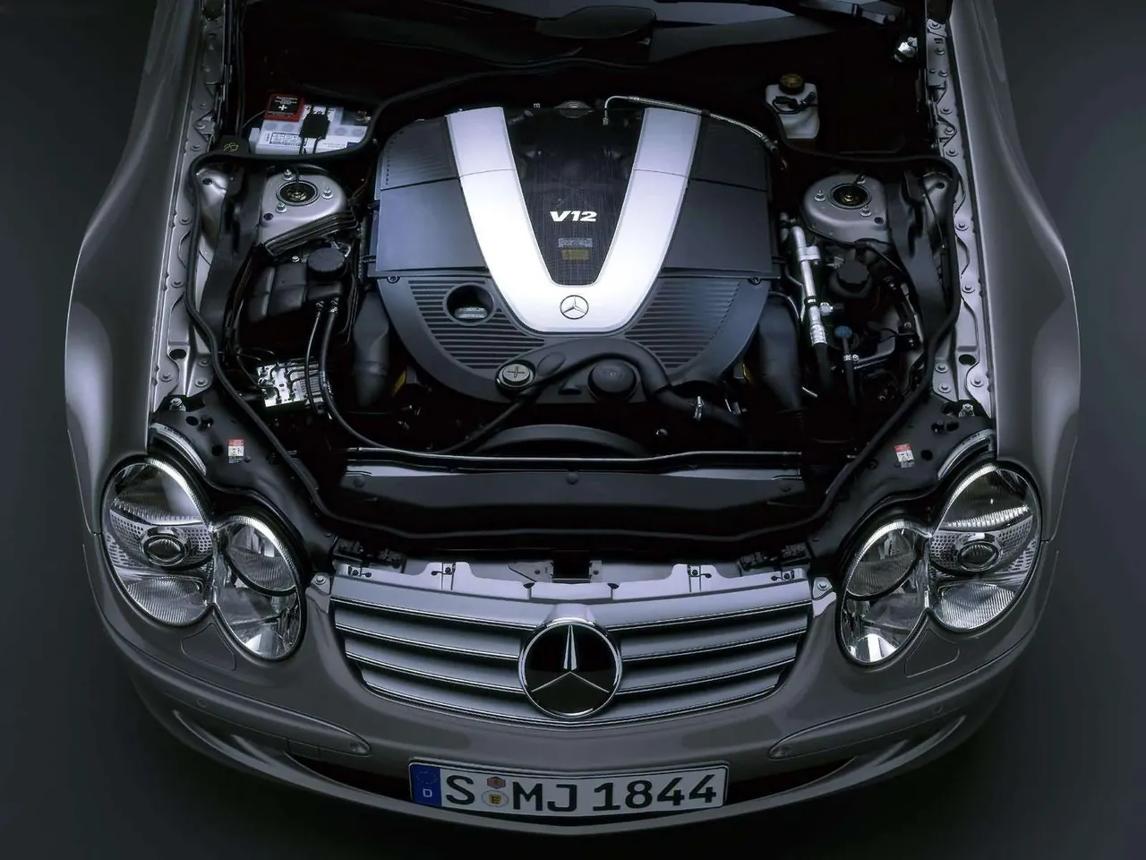 Mercedes-Benz SL600 (2003) - Engine Bay