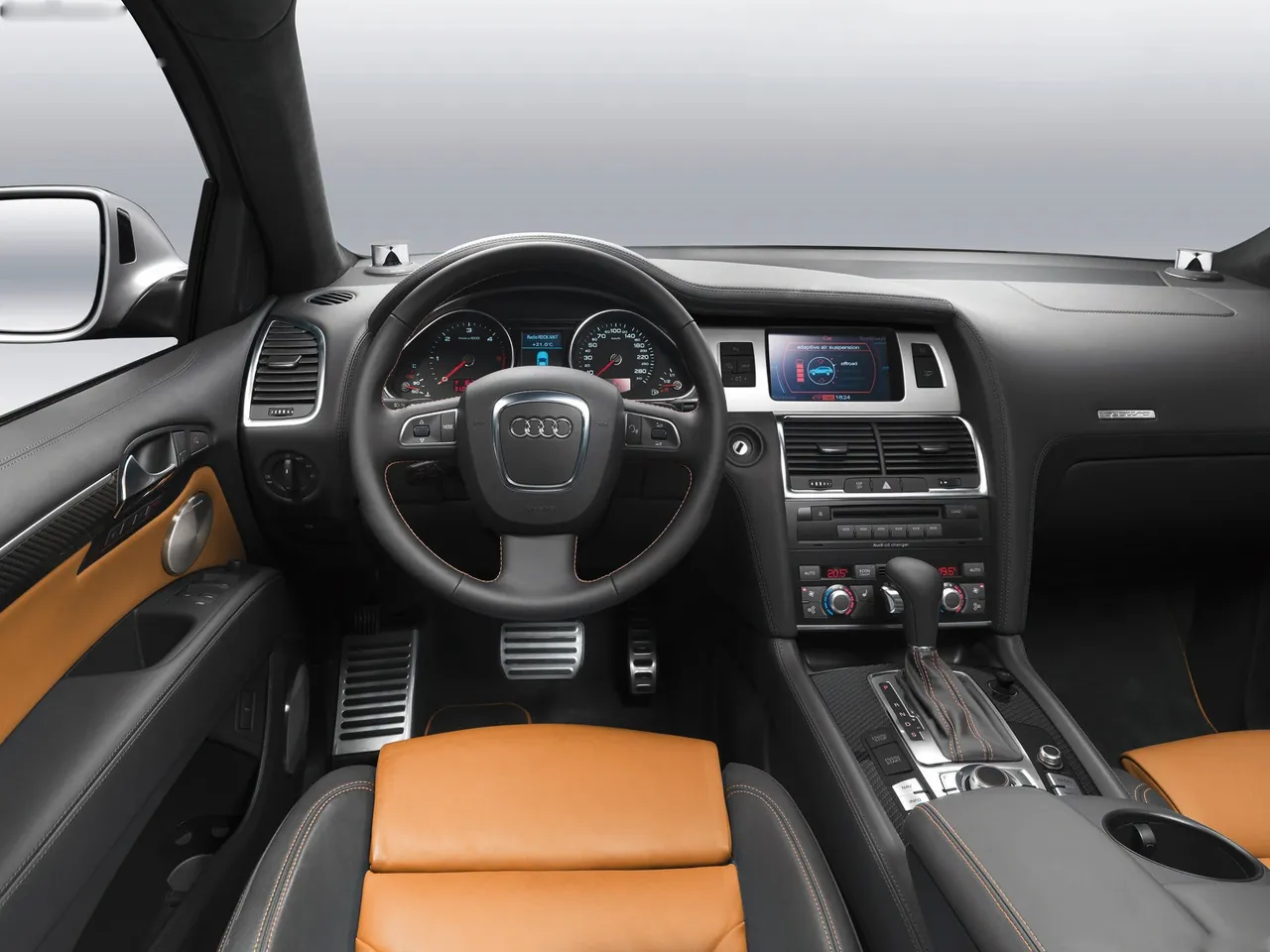 Audi Q7 V12 TDI (2009) – interiér