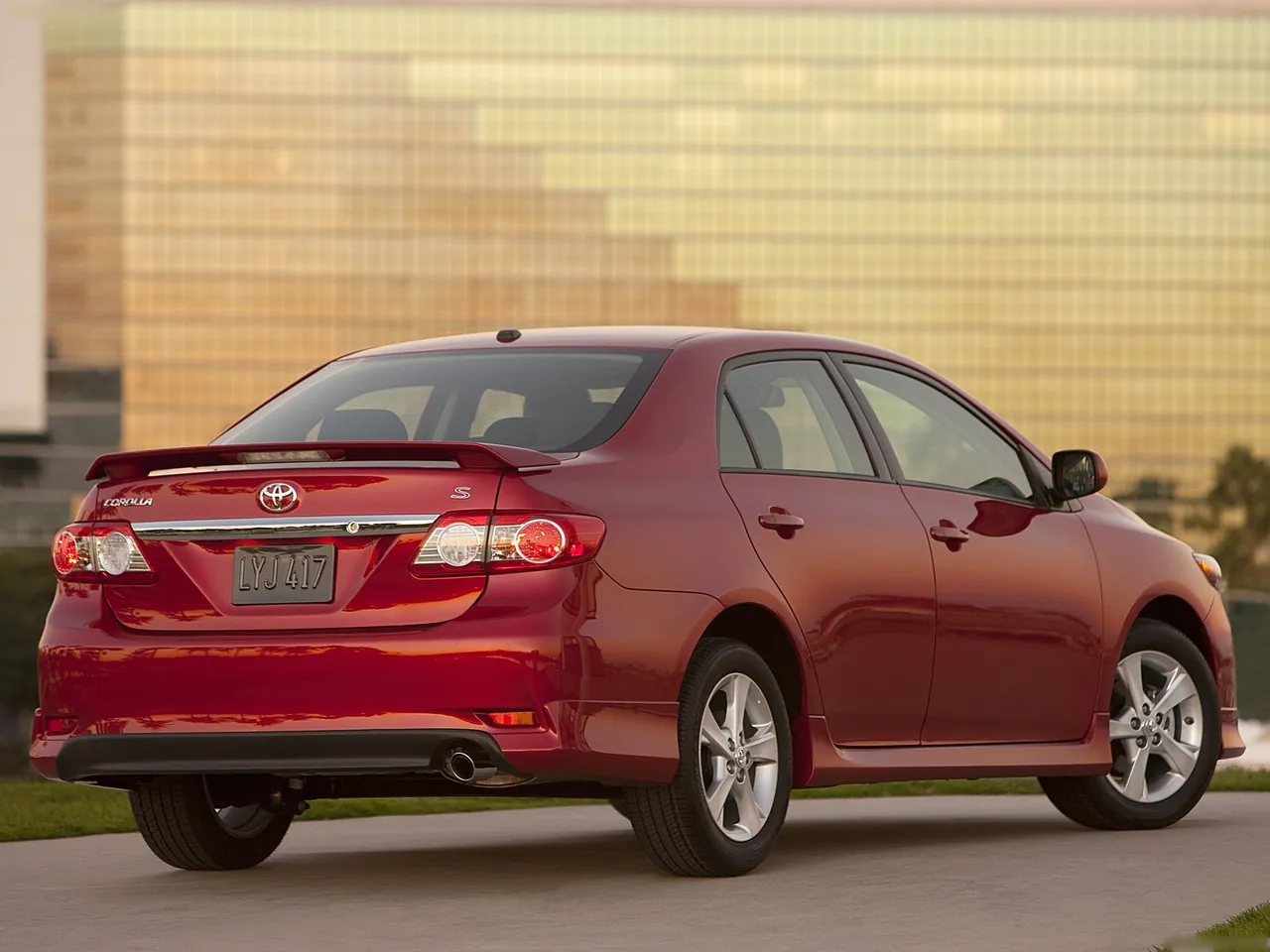 Toyota Corolla (2011) - Rear Three-Quarter