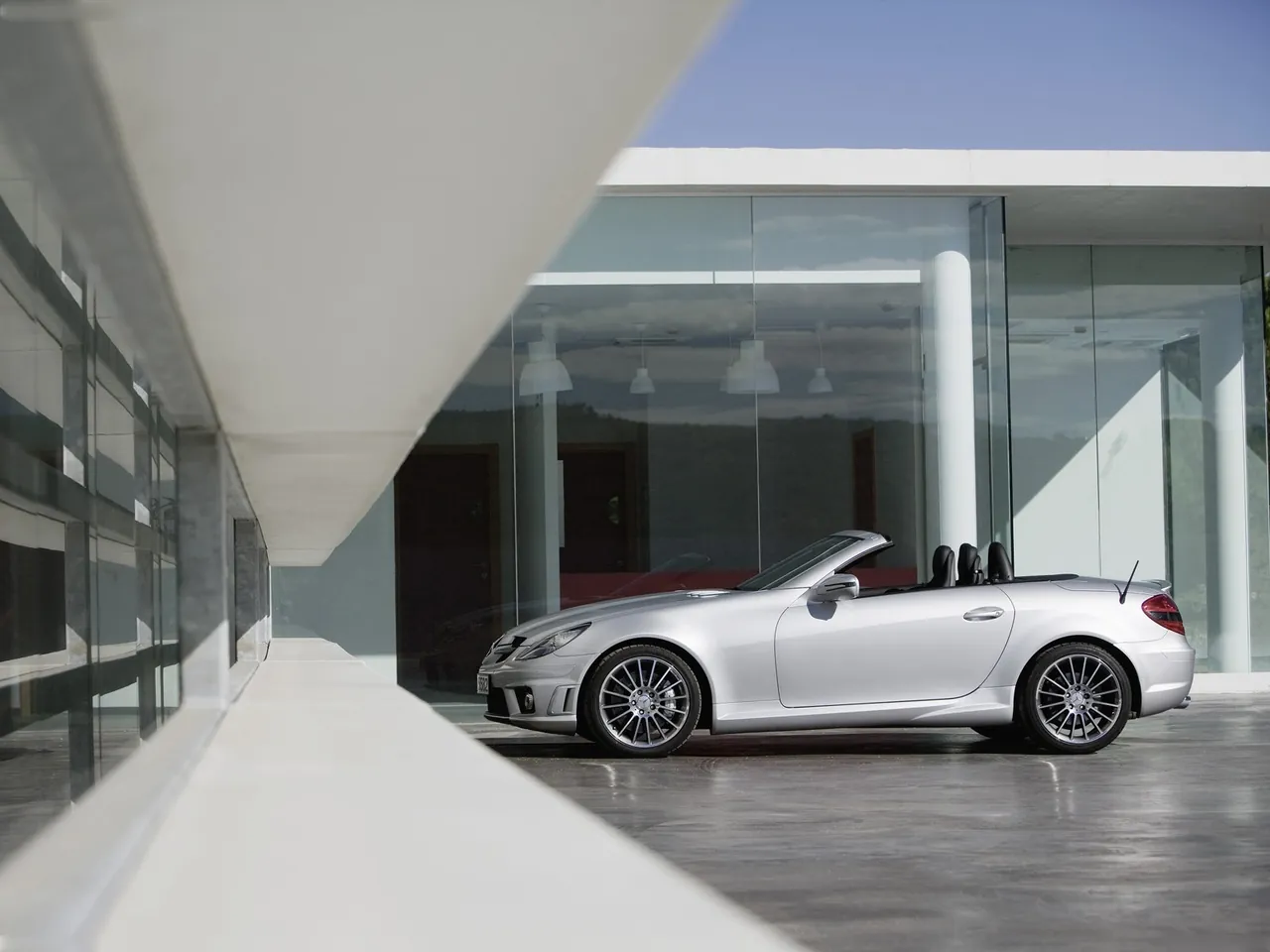 Mercedes-Benz SLK 55 AMG (2008) – boční profil