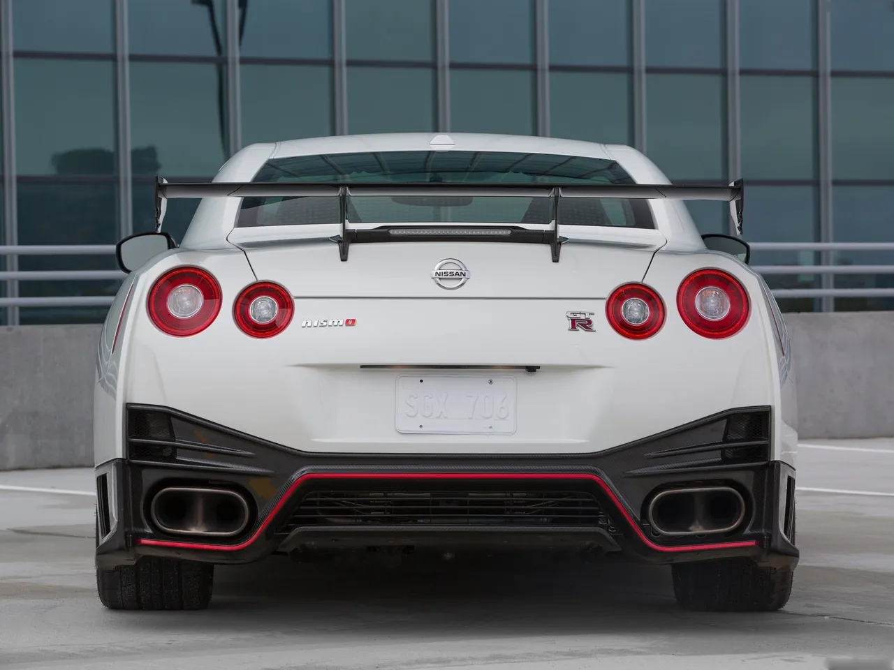 Nissan GT-R Nismo (2015) - Rear