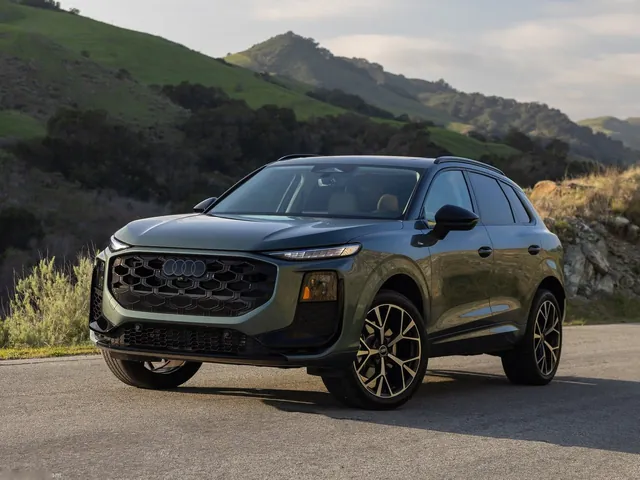 Audi Q3 S line quattro [US] (2026)