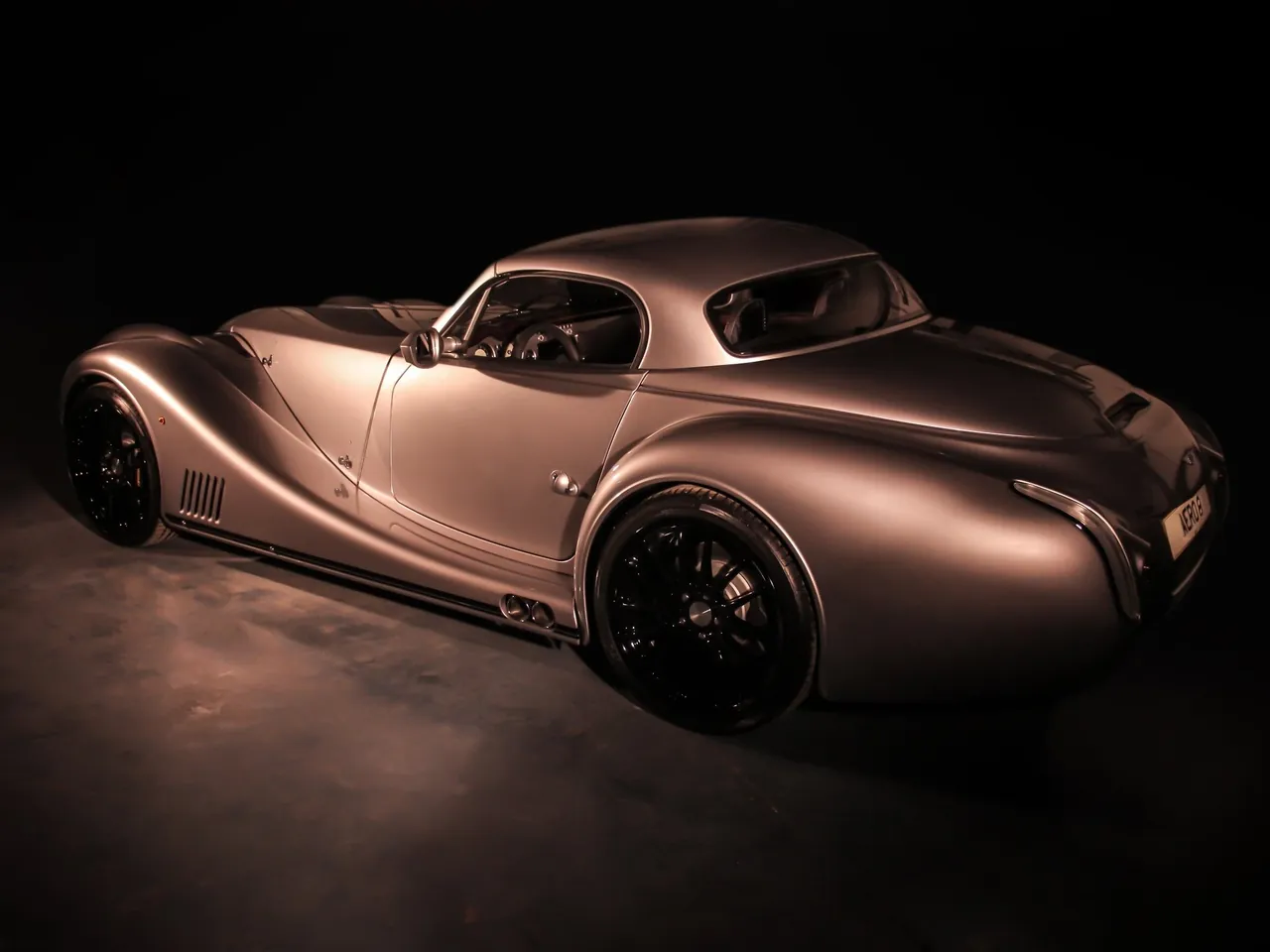 Morgan Aero 8 (2015) – zadní tříčtvrteční pohled