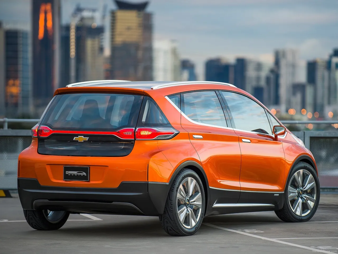 Chevrolet Bolt EV Concept (2015) – zadní tříčtvrteční pohled