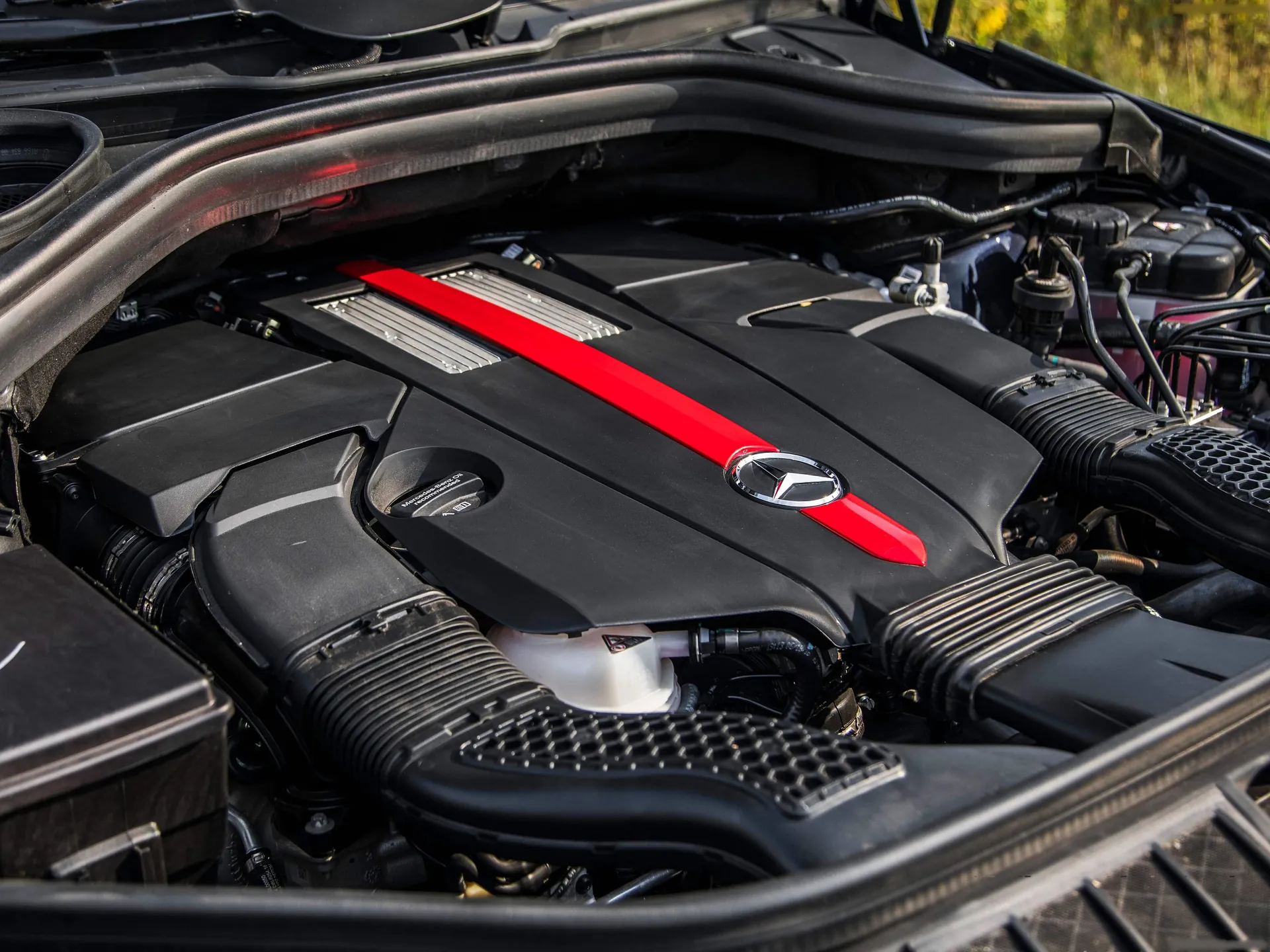 Mercedes-Benz GLE43 AMG [US] (2017) - Engine Bay