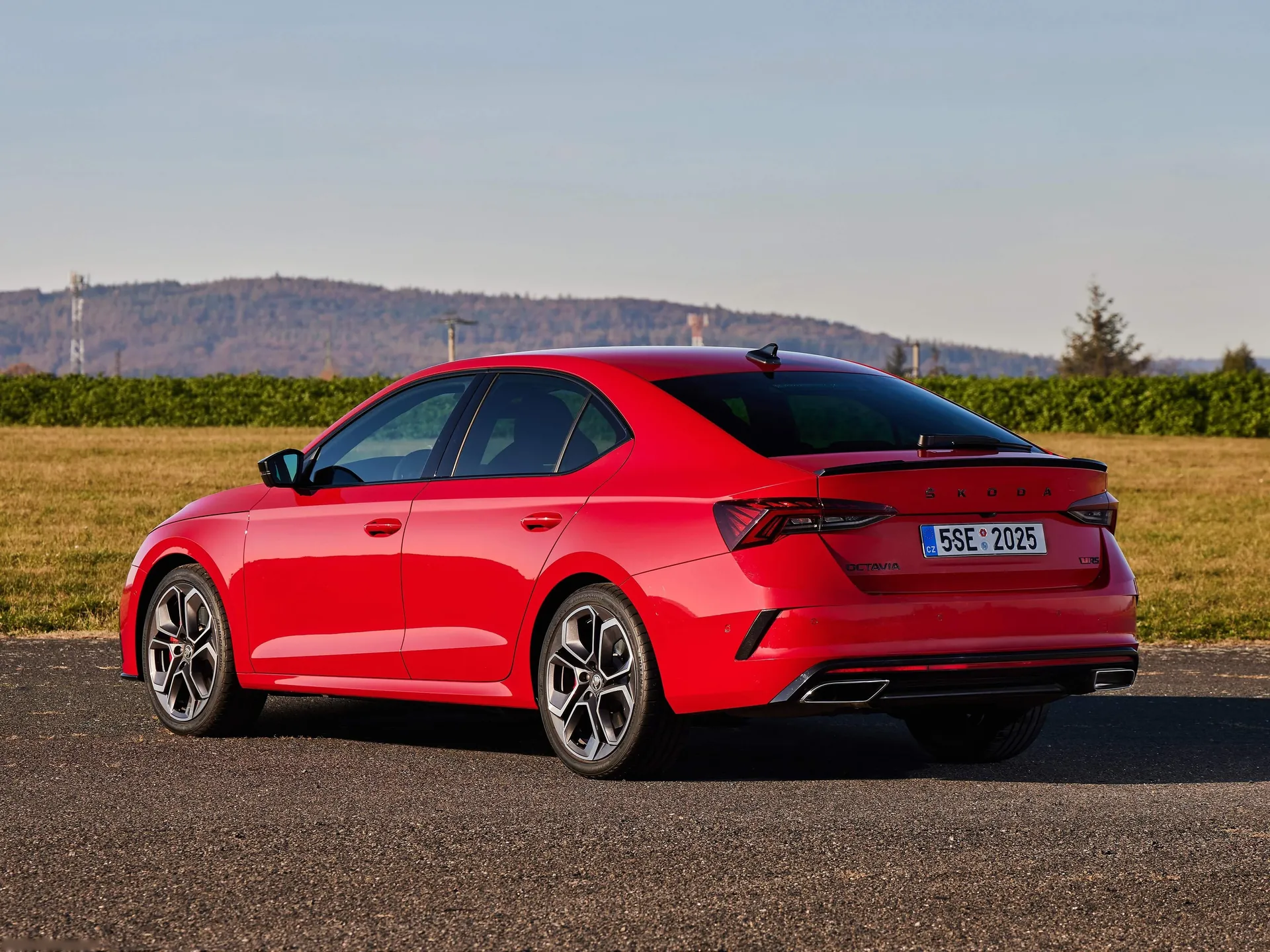 Skoda Octavia RS (2020) - Rear Three-Quarter