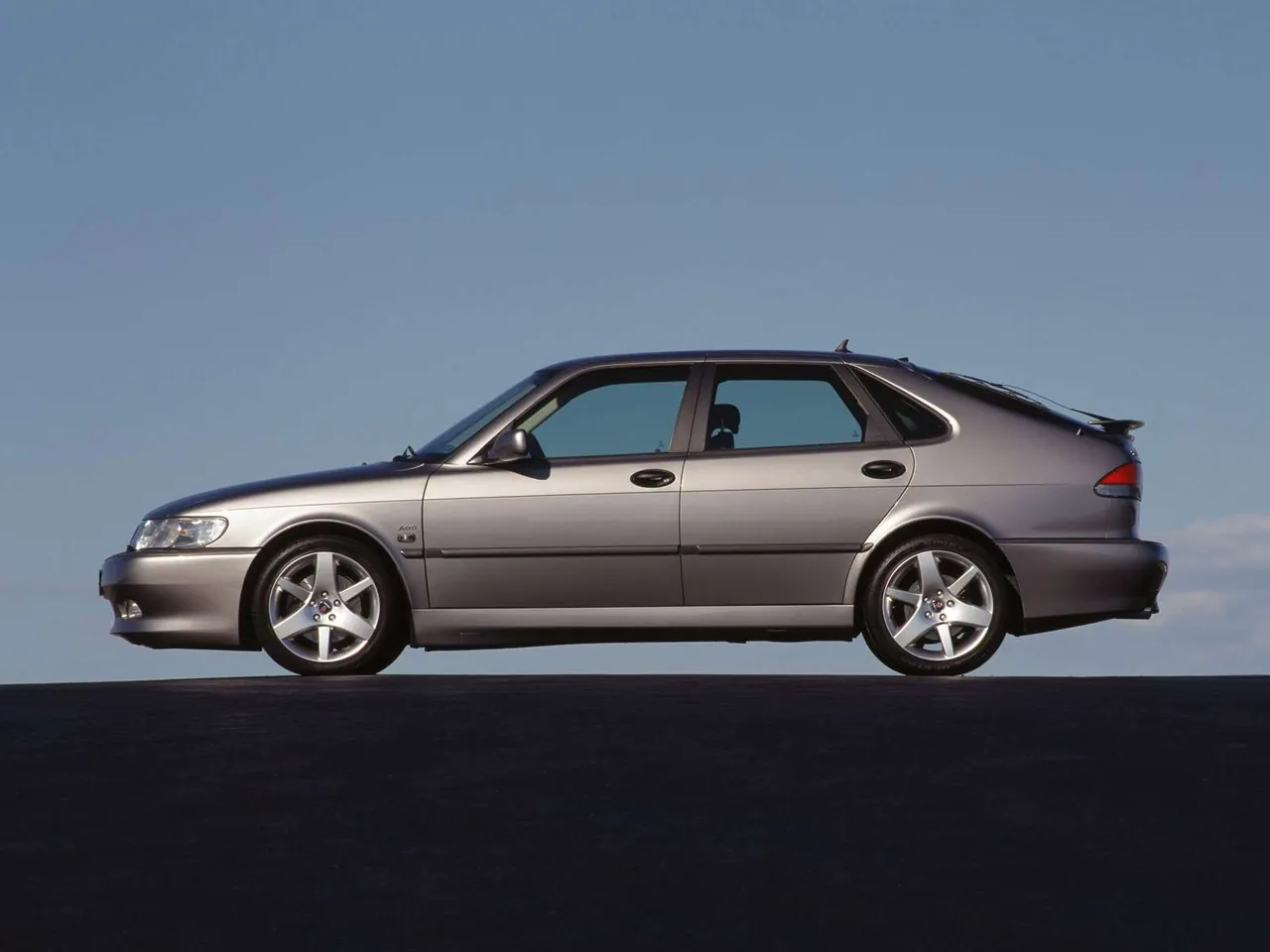Saab 9-3 Aero (2001) – boční profil