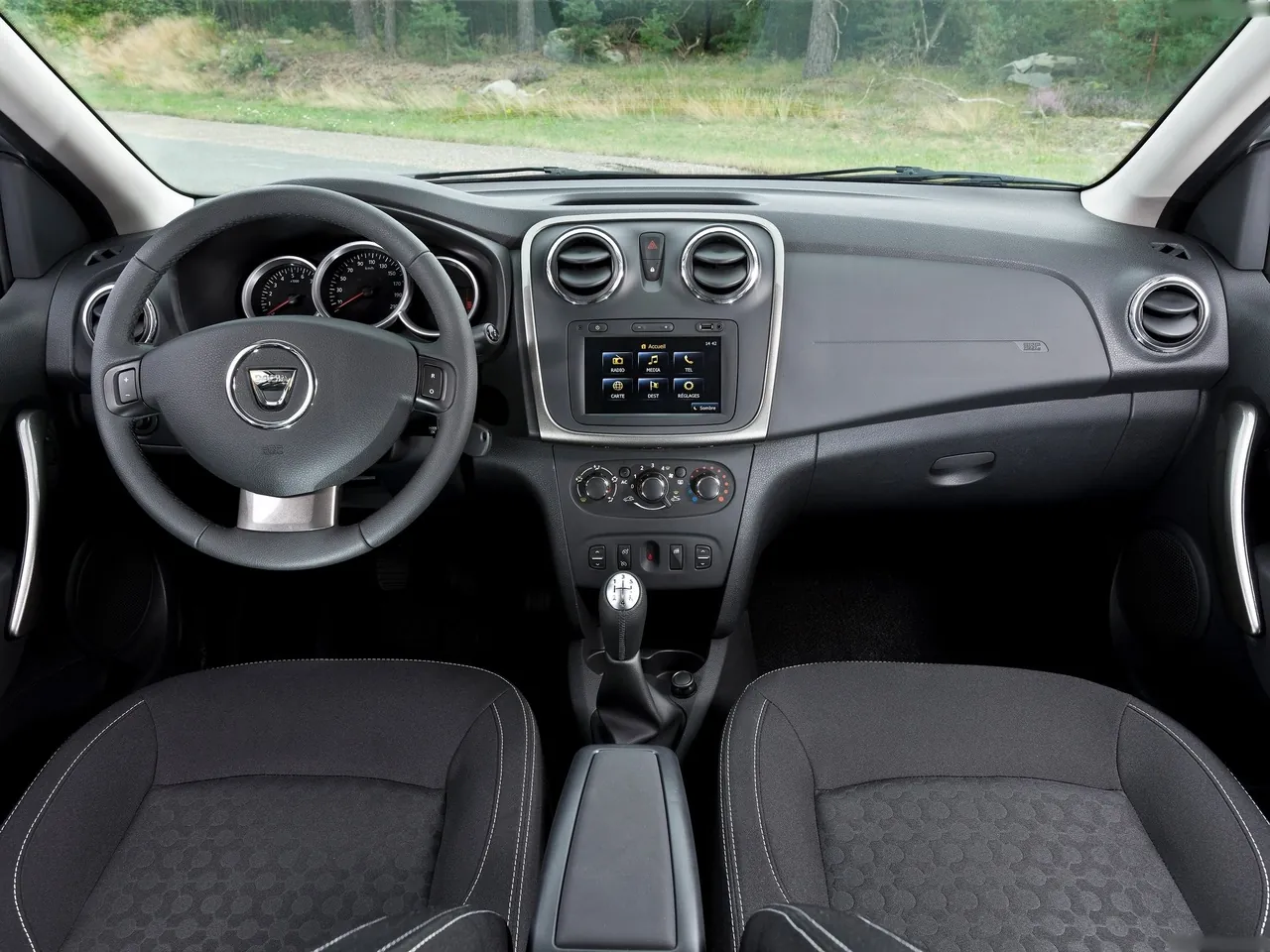 Dacia Logan (2013) – interiér