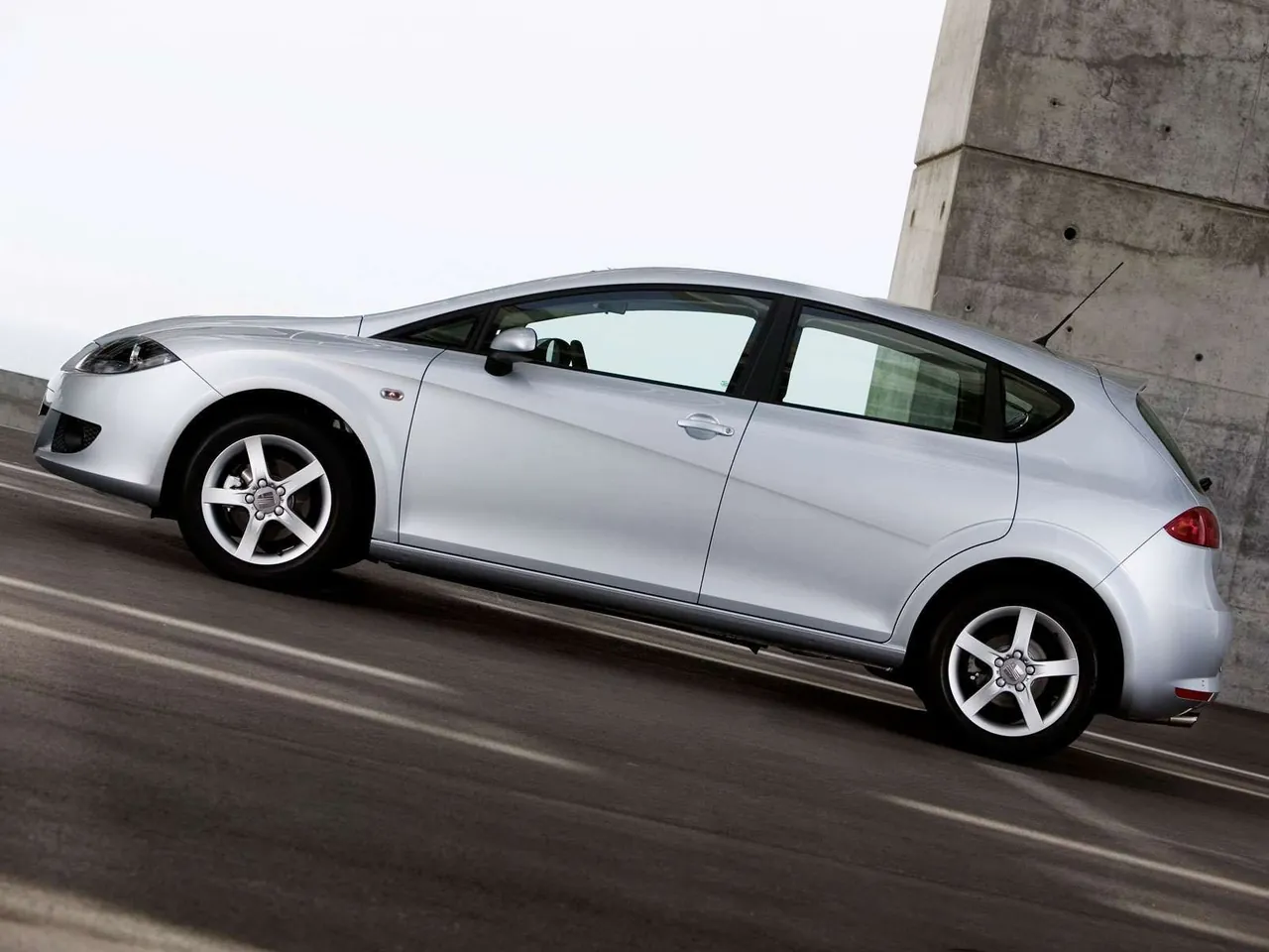 Seat Leon (2006) – boční profil