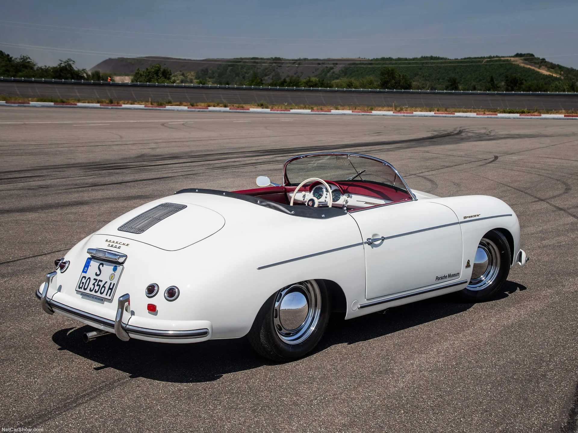 Porsche 356 1500 Speedster (1955) - Rear Three-Quarter