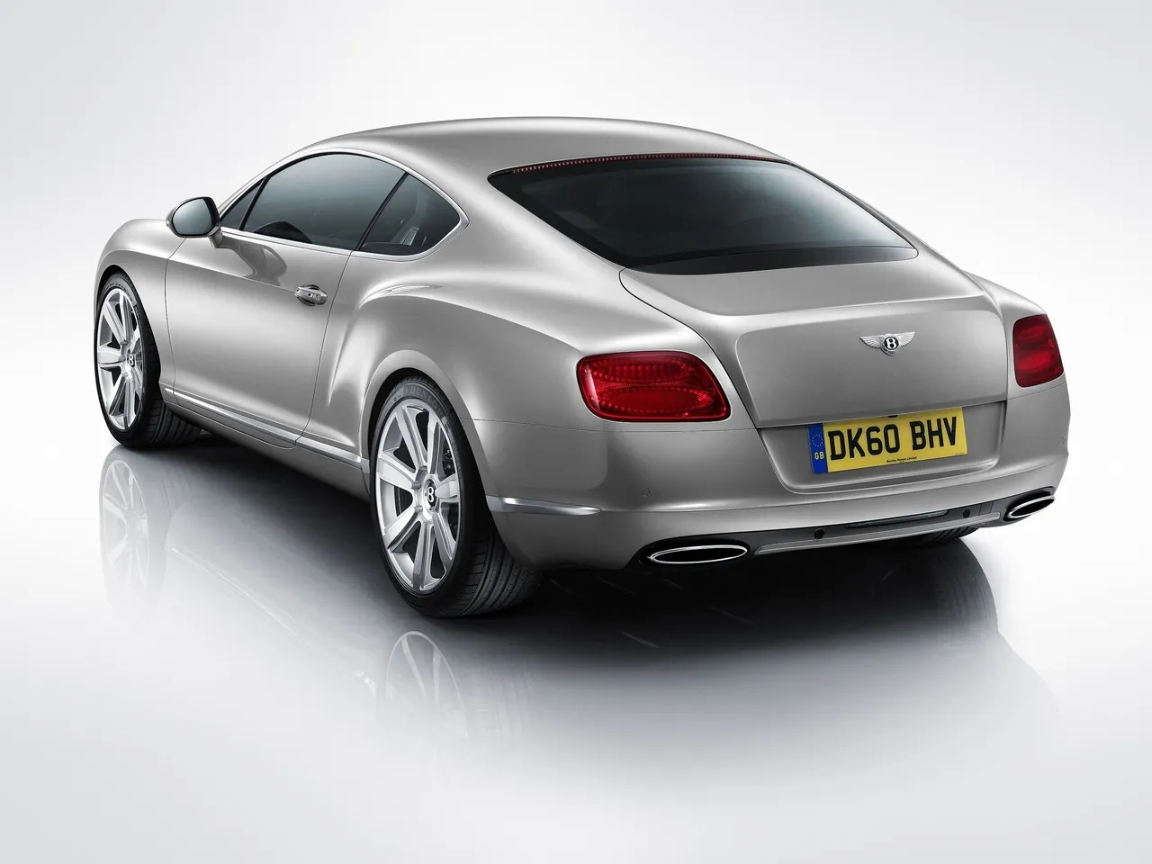 Bentley Continental GT (2012) – zadní tříčtvrteční pohled