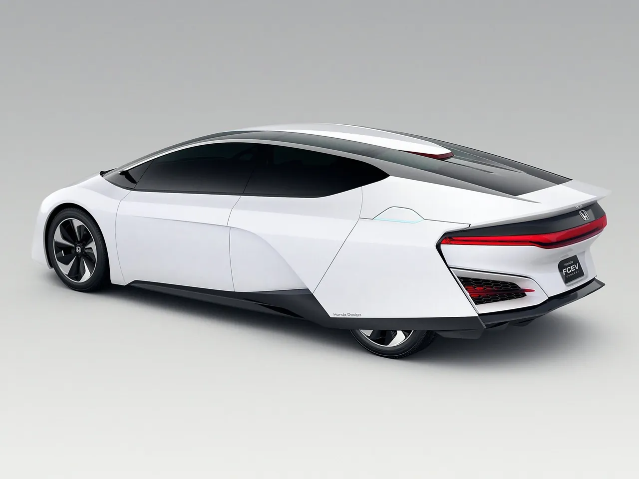 Honda FCEV Concept (2013) – zadní tříčtvrteční pohled