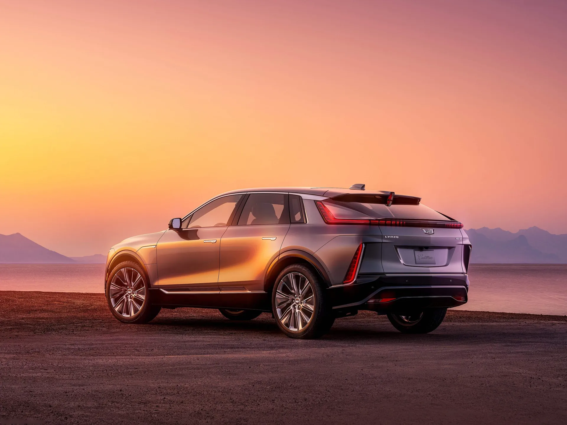 Cadillac Lyriq (2023) – zadní tříčtvrteční pohled