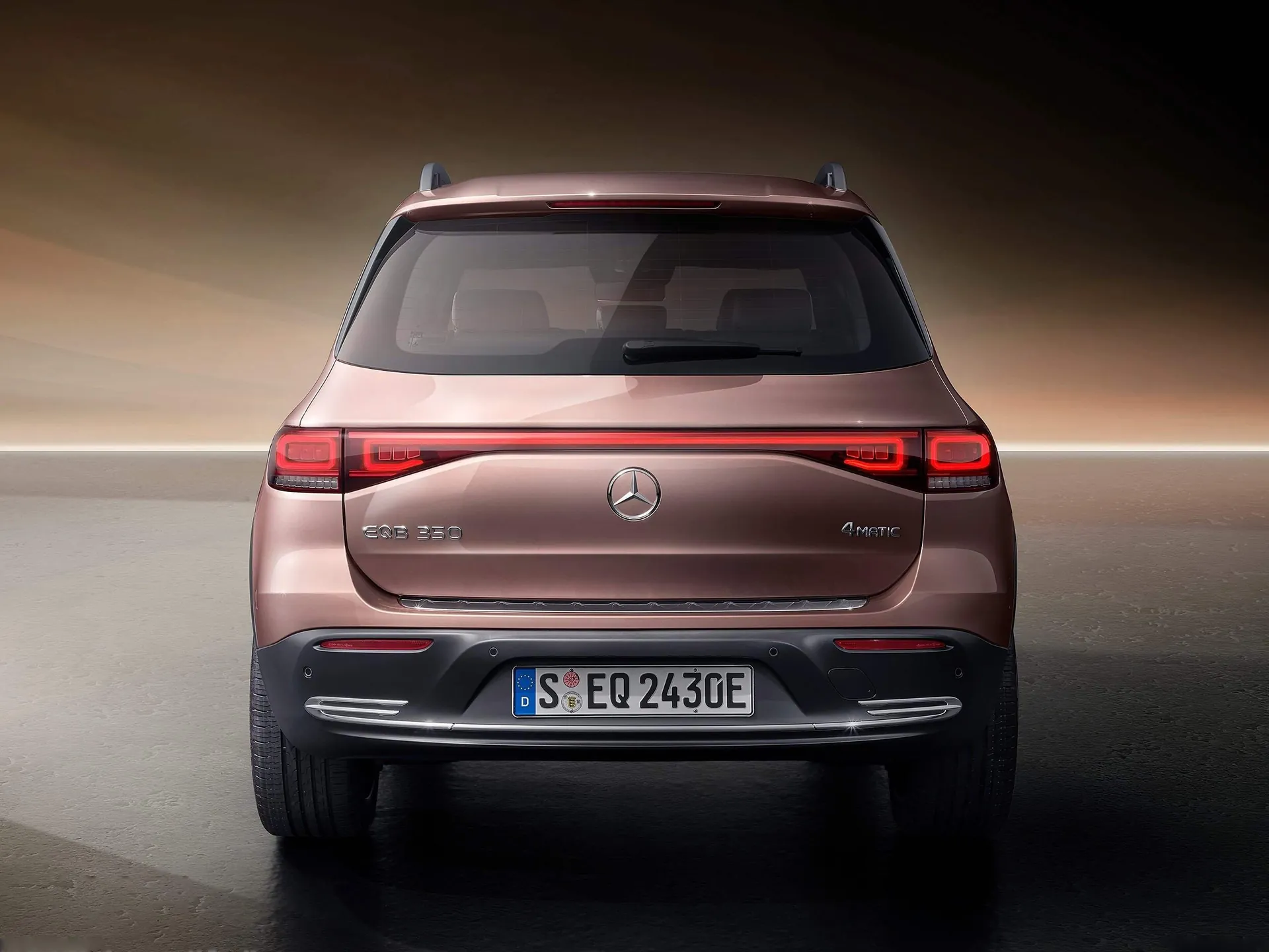Mercedes-Benz EQB (2022) - Rear