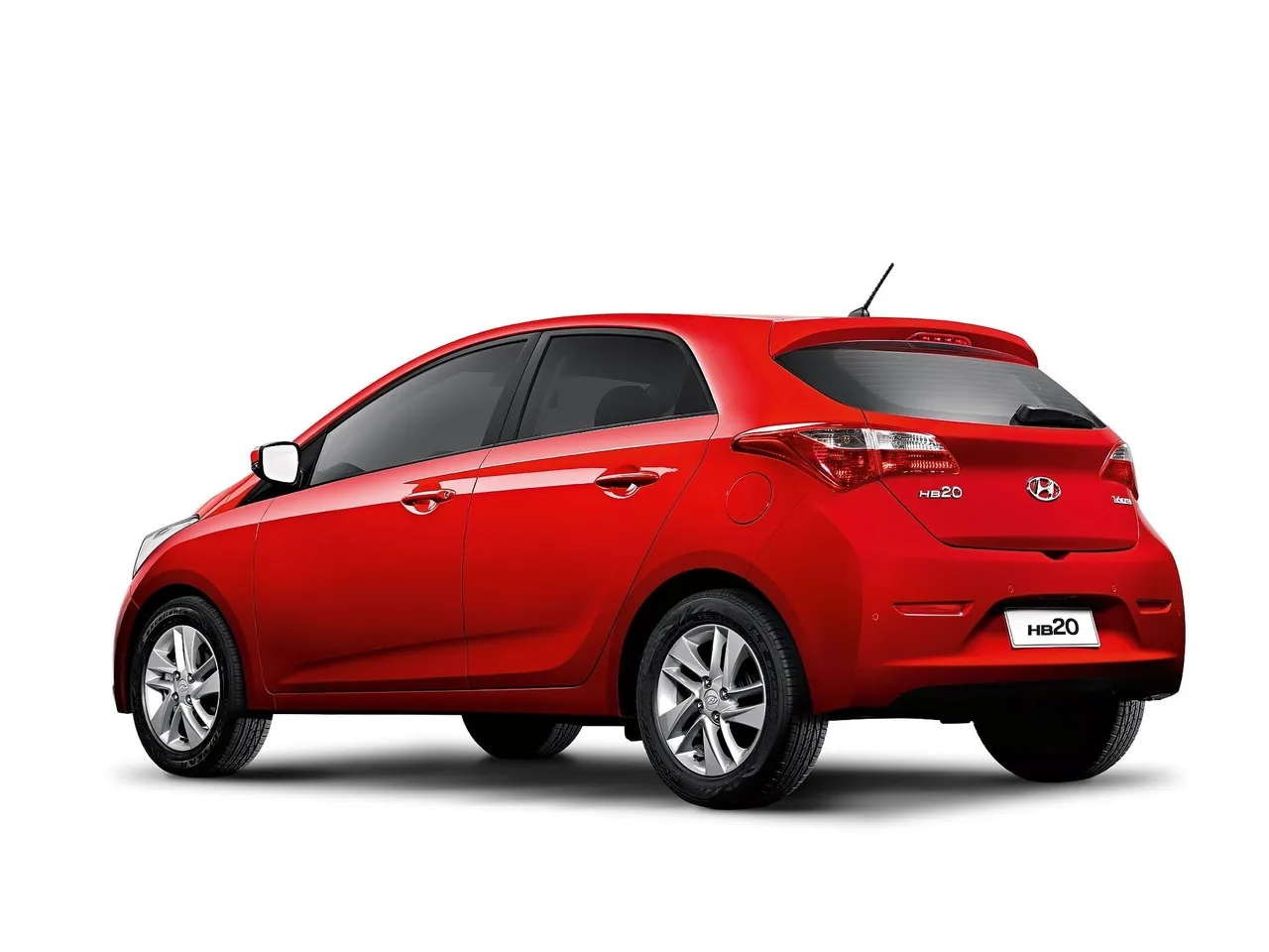 Hyundai HB20 (2013) – zadní tříčtvrteční pohled