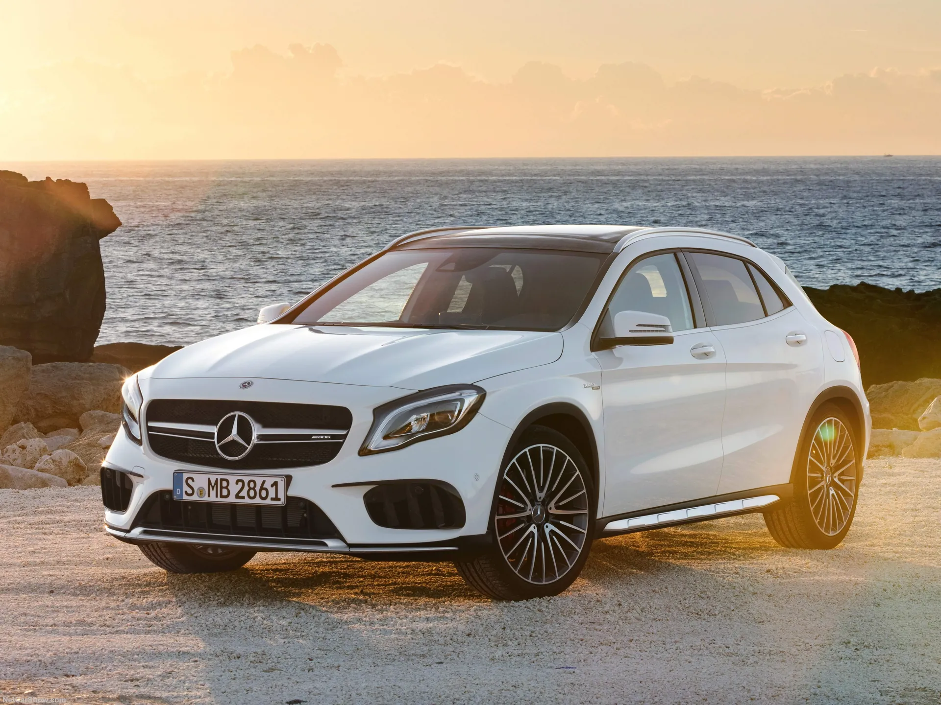 Mercedes-Benz GLA45 AMG (2018)