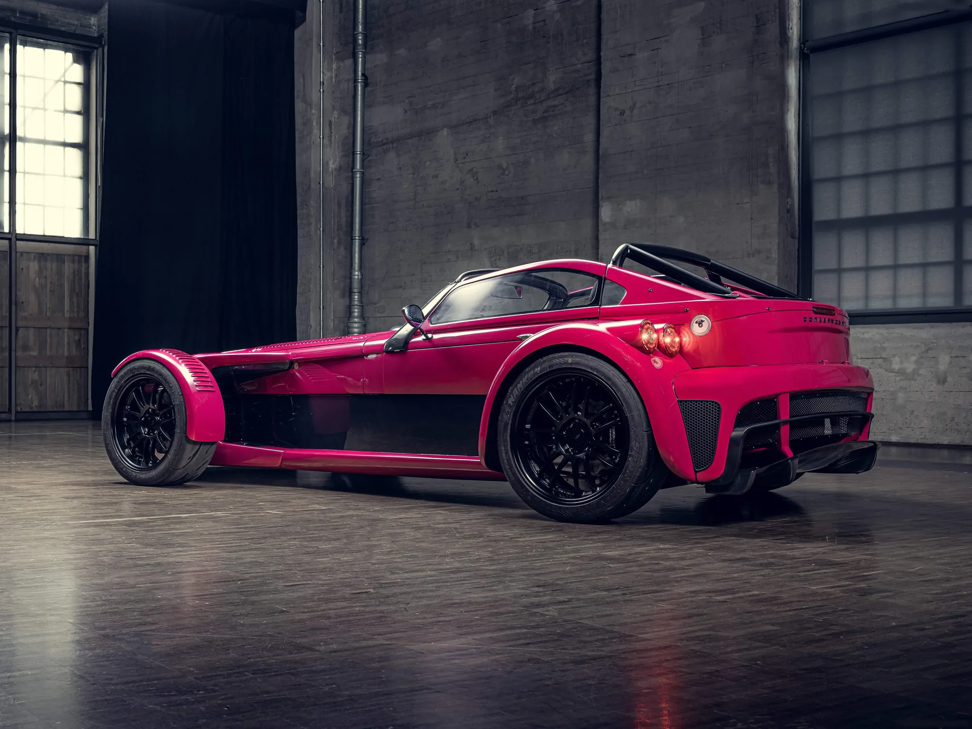 Donkervoort D8 GTO Individual Series (2022) – zadní tříčtvrteční pohled