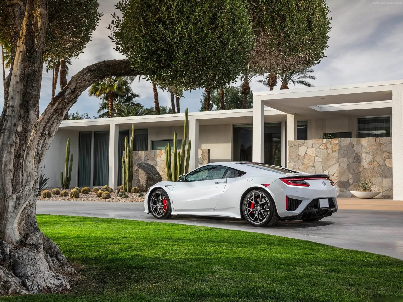 Acura NSX (2017) – zadní tříčtvrteční pohled