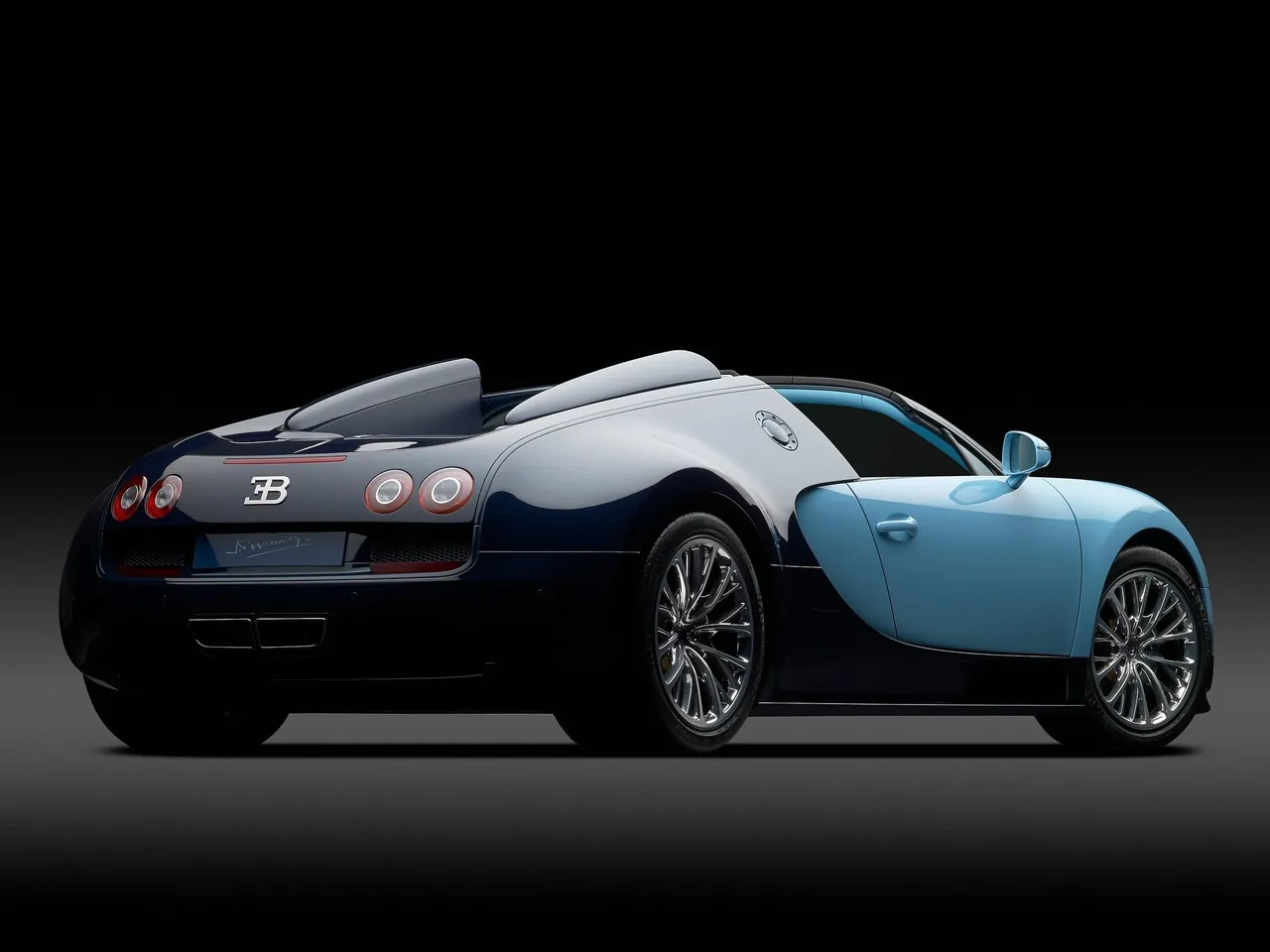 Bugatti Veyron Jean-Pierre Wimille (2013) – zadní tříčtvrteční pohled