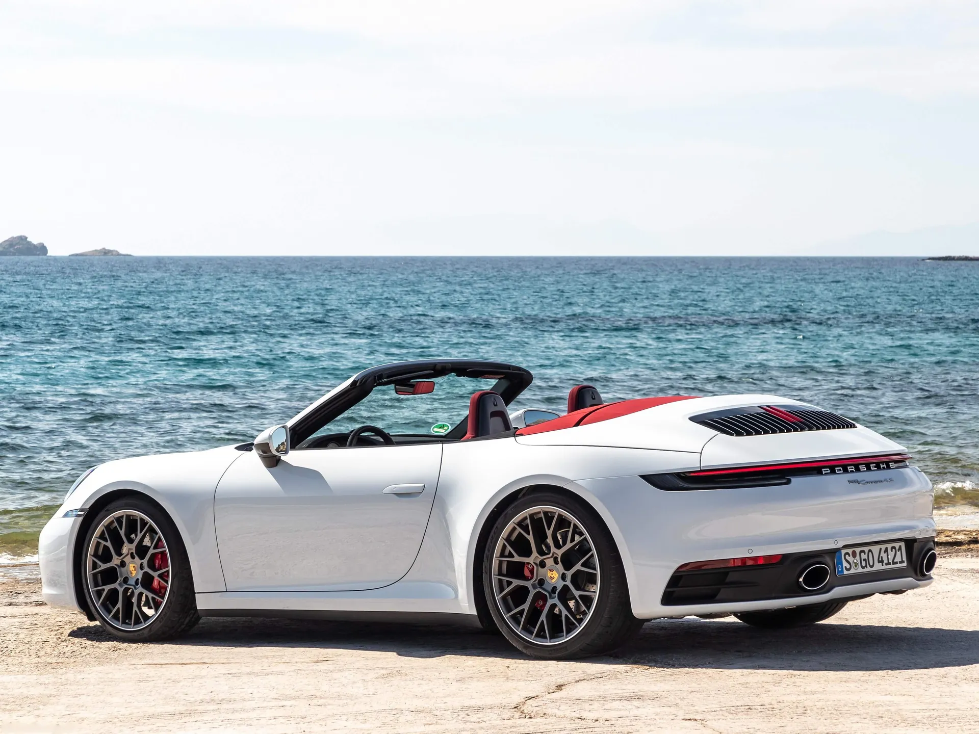 Porsche 911 Carrera 4S Cabriolet (2019) - Rear Three-Quarter