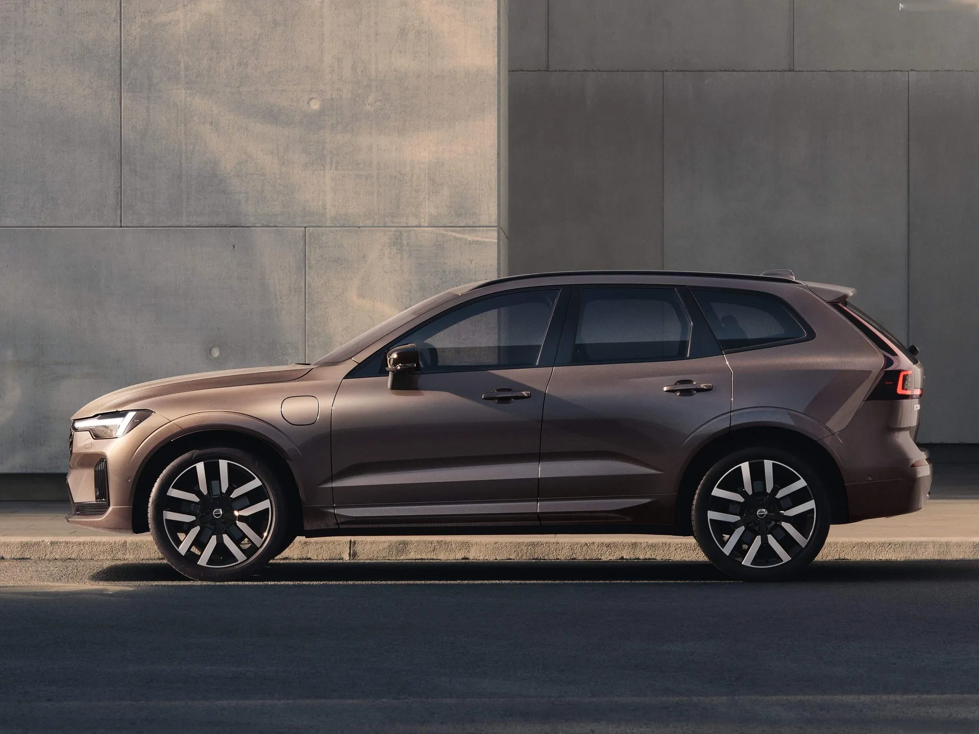 Volvo XC60 (2027) – boční profil