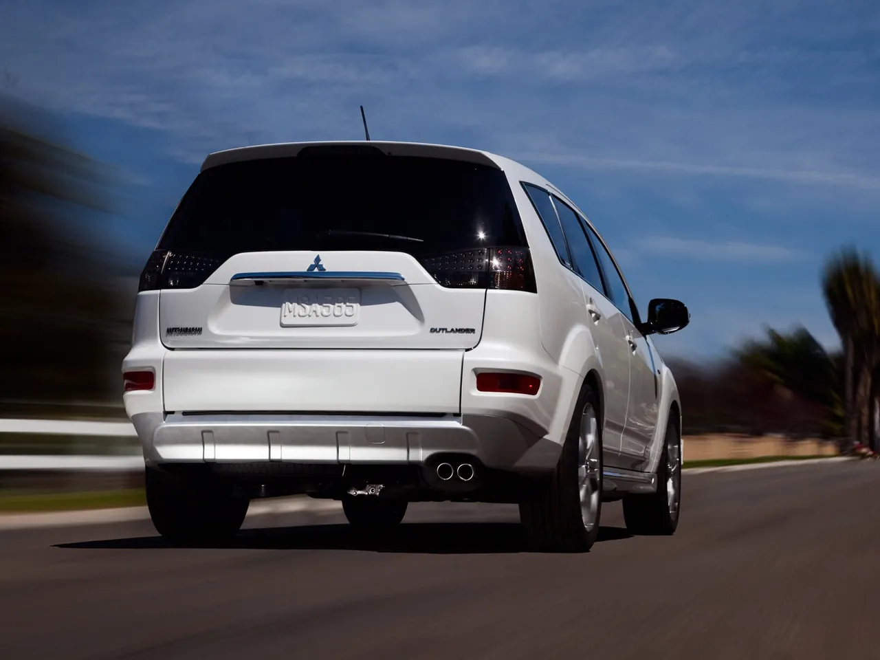 Mitsubishi Outlander GT Concept (2009) – zadní tříčtvrteční pohled