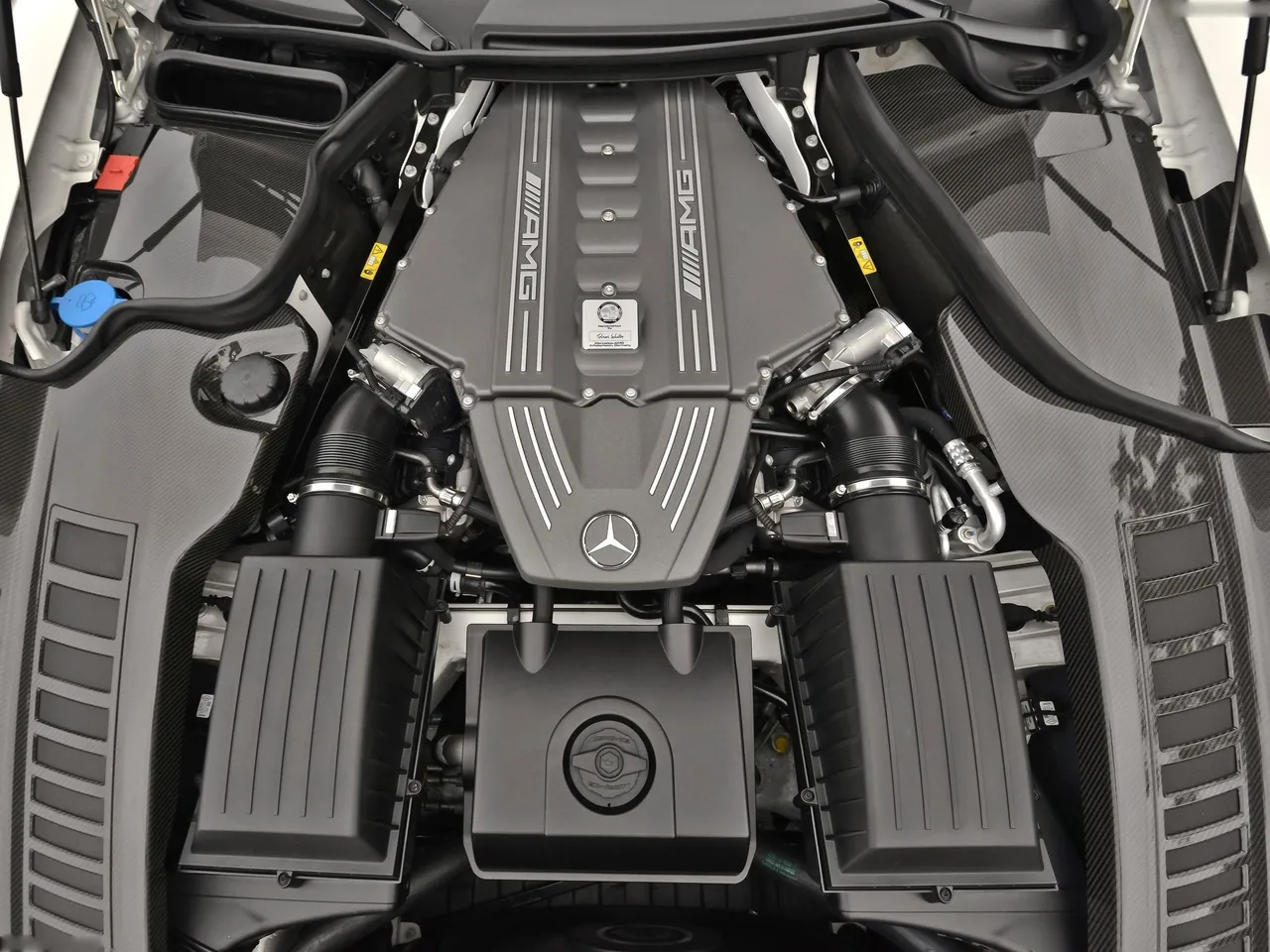 Mercedes-Benz SLS AMG GT Roadster (2013) – motor