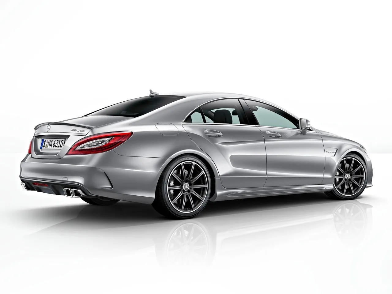 Mercedes-Benz CLS63 AMG (2015) – zadní tříčtvrteční pohled