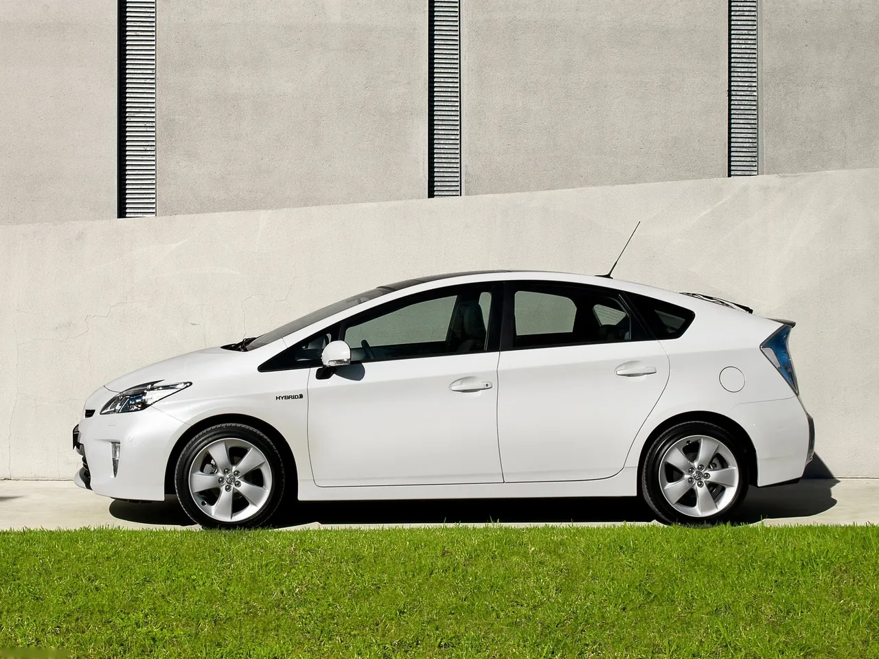 Toyota Prius (2012) – boční profil