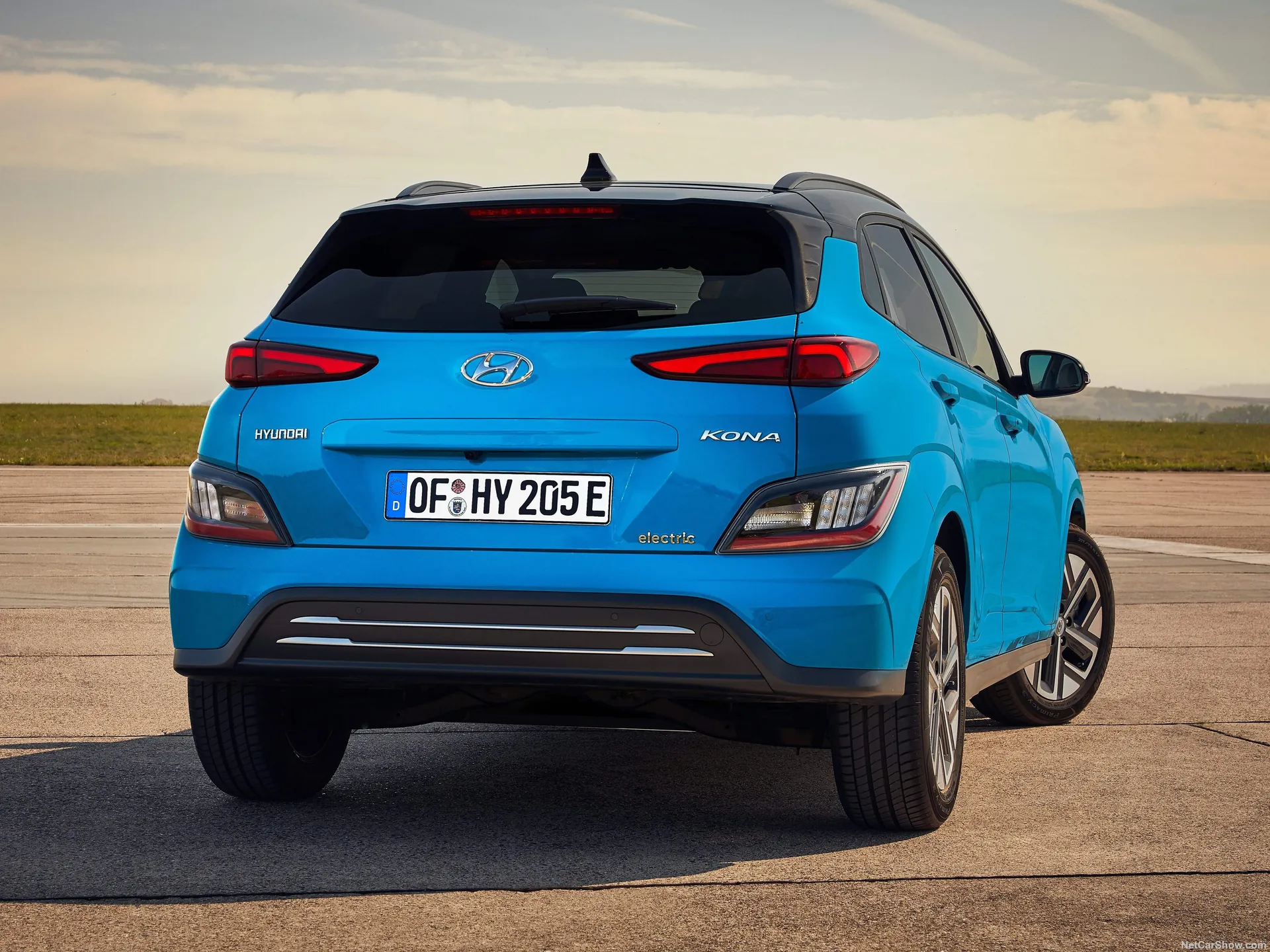 Hyundai Kona Electric (2021) – zadní tříčtvrteční pohled