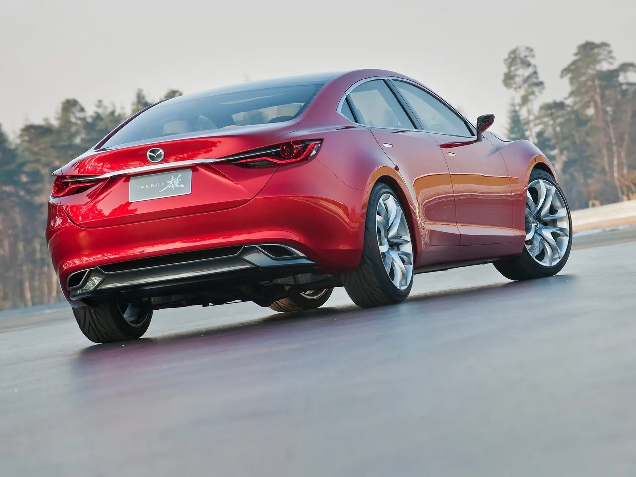Mazda Takeri Concept (2011) – zadní tříčtvrteční pohled