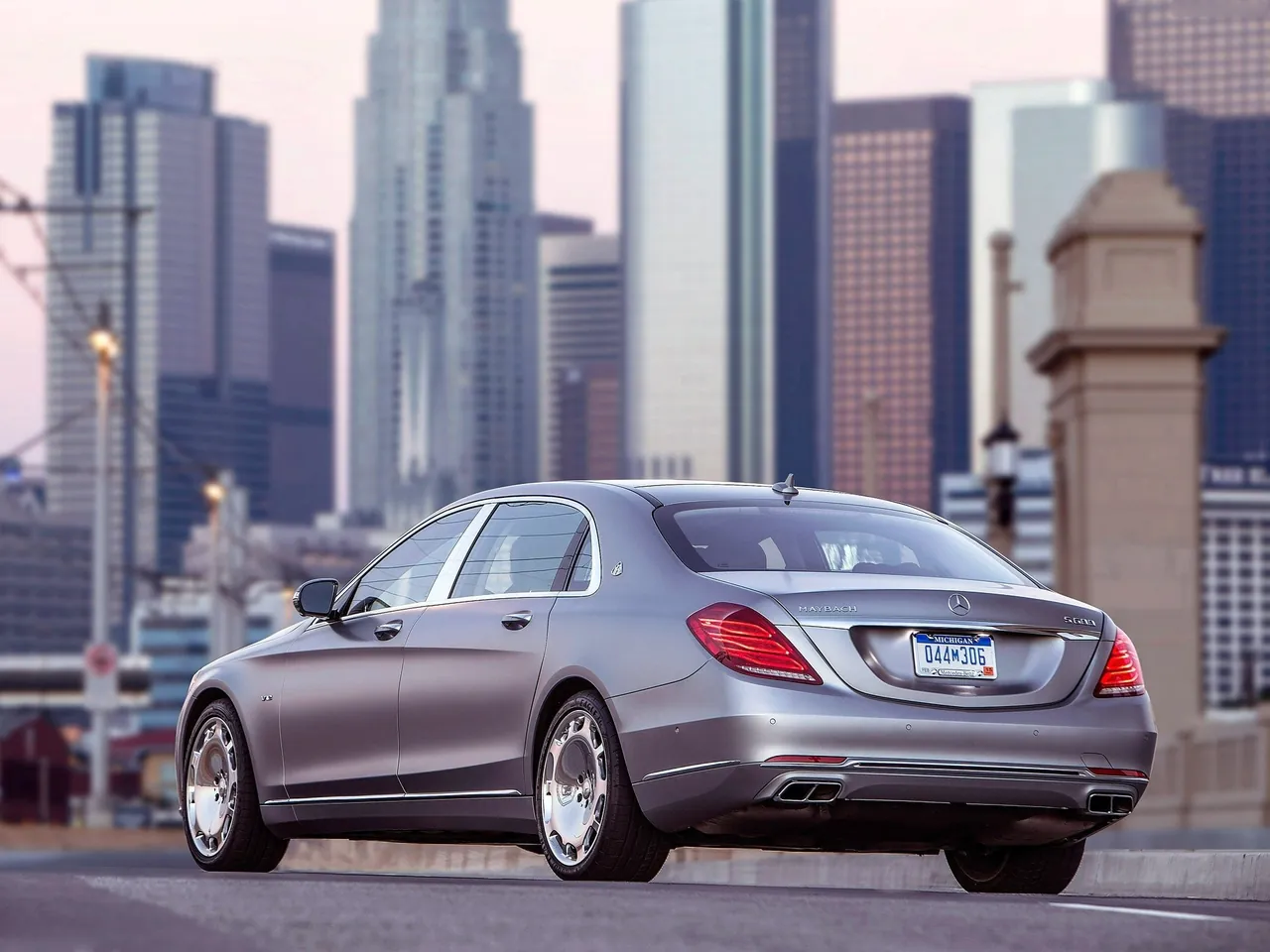 Mercedes-Benz S-Class Maybach (2016) - Rear Three-Quarter