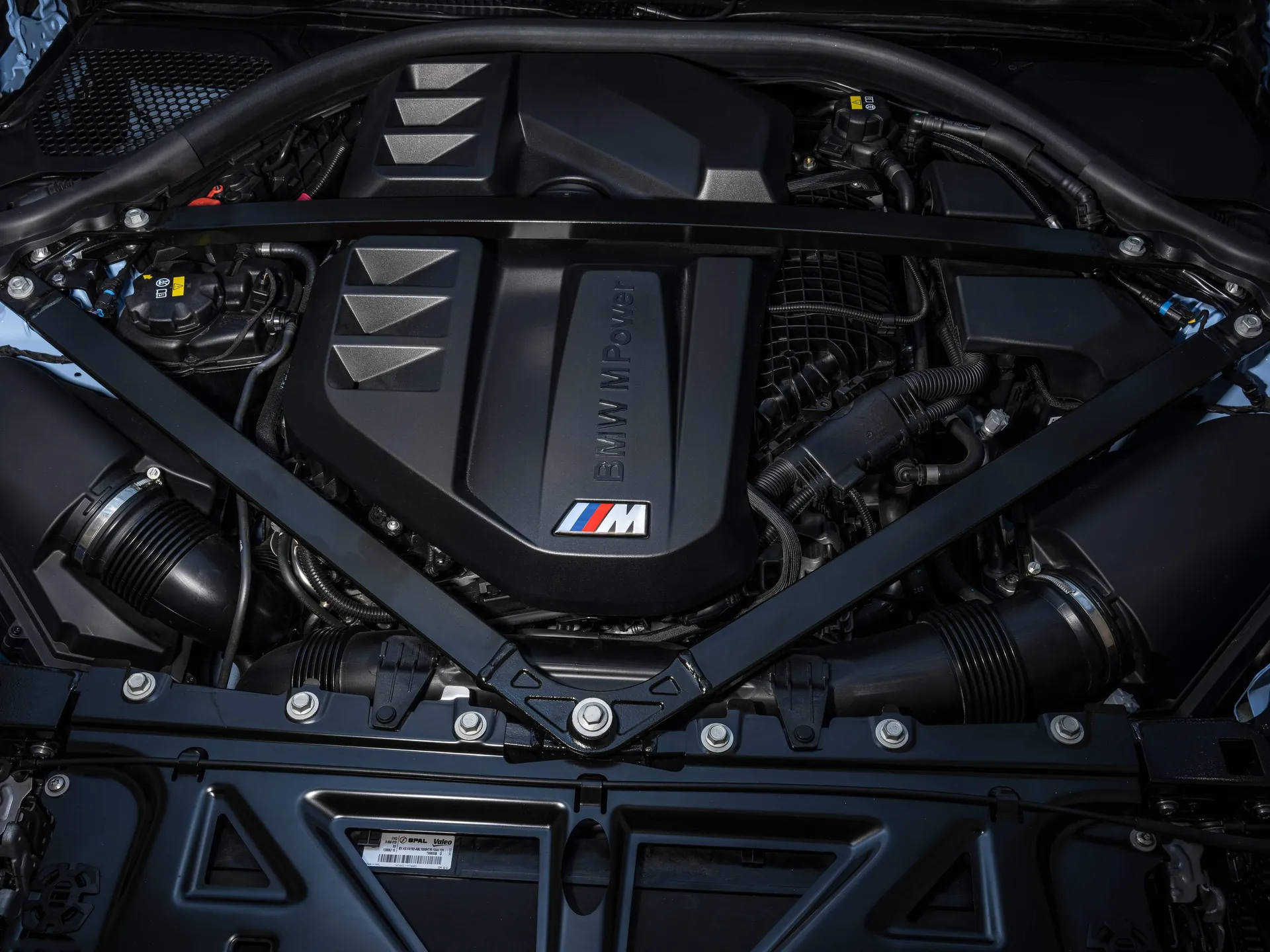 BMW M2 Zandvoort Blau (2023) - Engine Bay