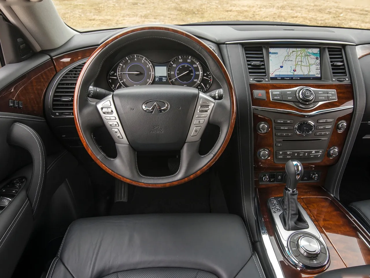 Infiniti QX80 (2015) - Interior