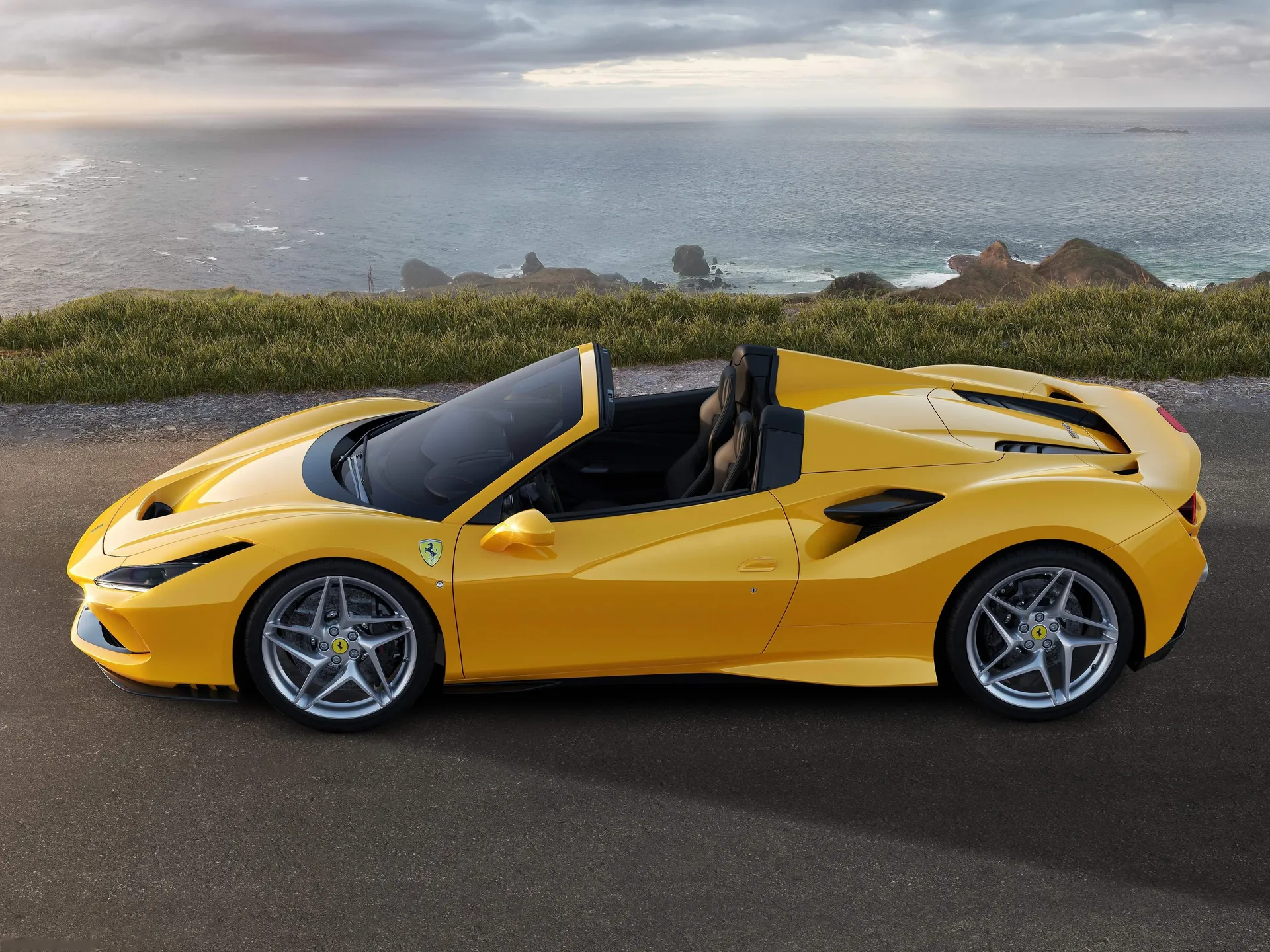 Ferrari F8 Spider (2020) – boční profil