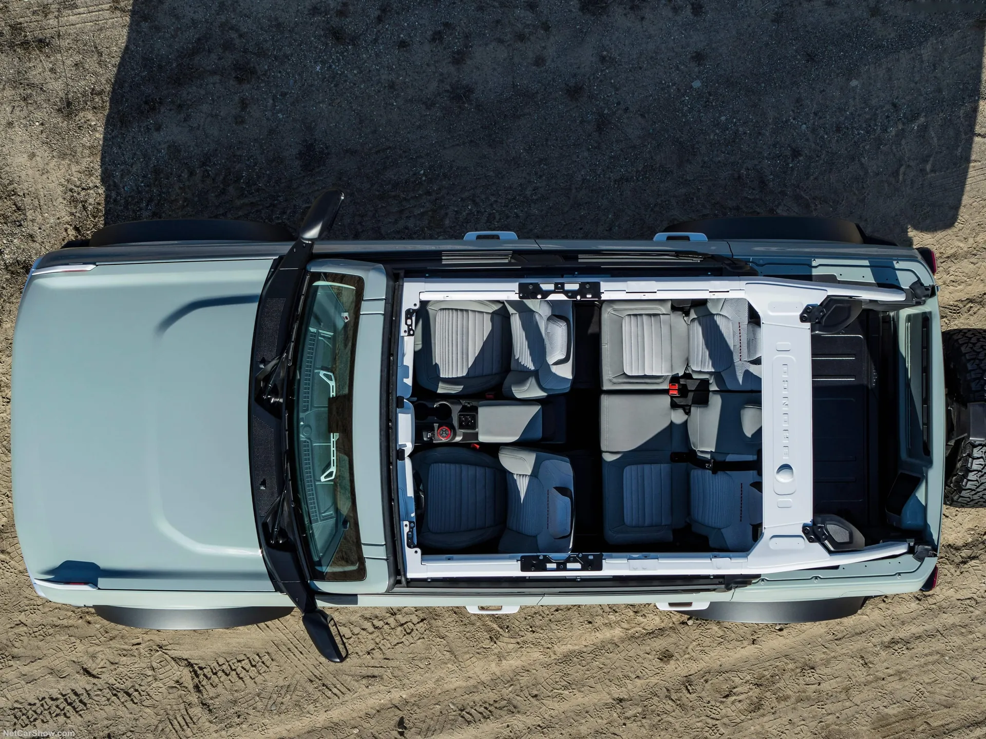Ford Bronco 4-door (2021) - Top view