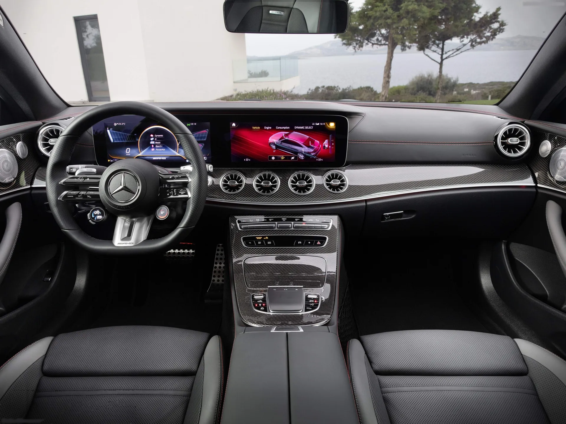 Mercedes-Benz E53 AMG Coupe (2021) – interiér