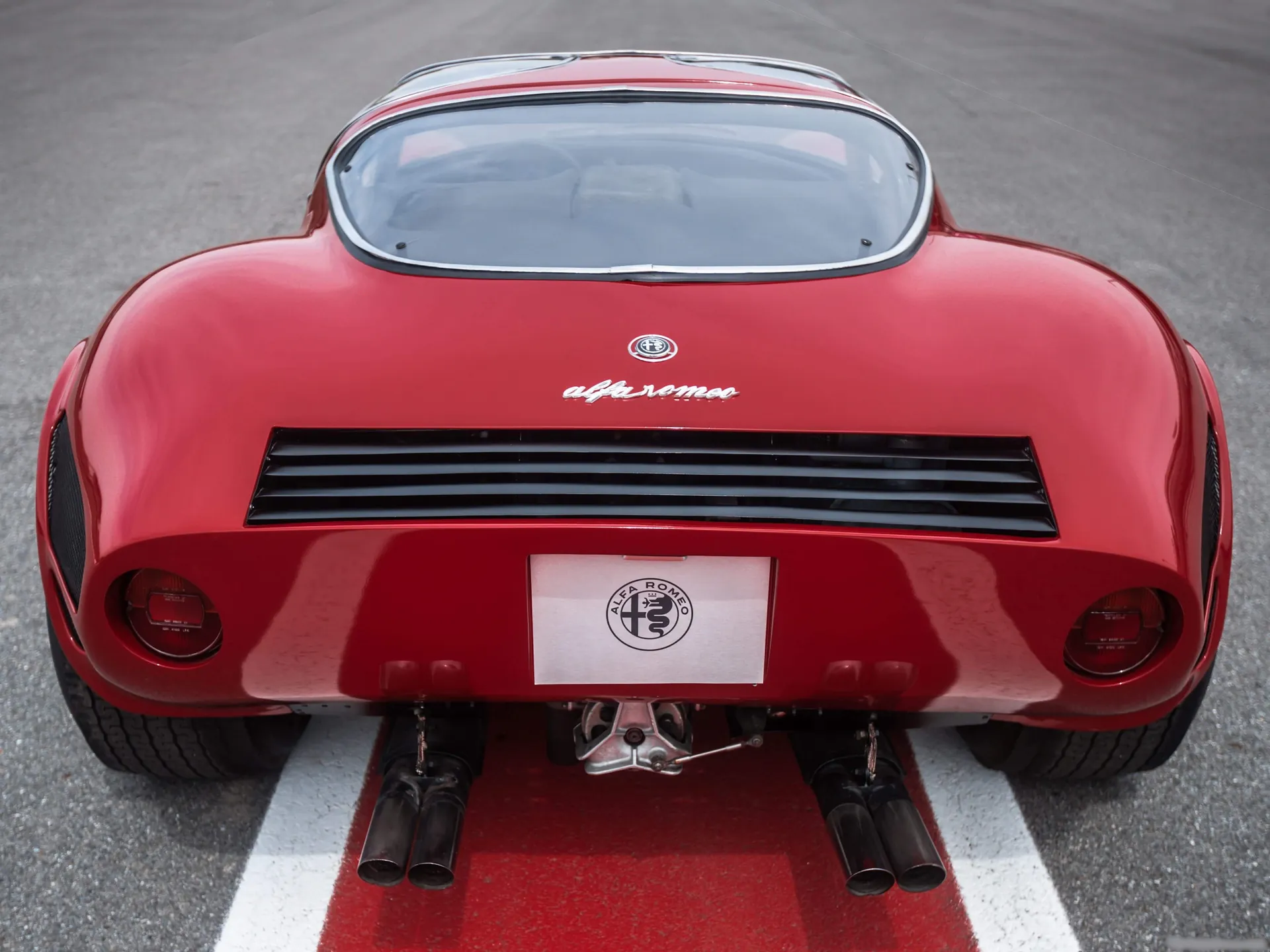 Alfa Romeo 33 Stradale (1967) – zezadu