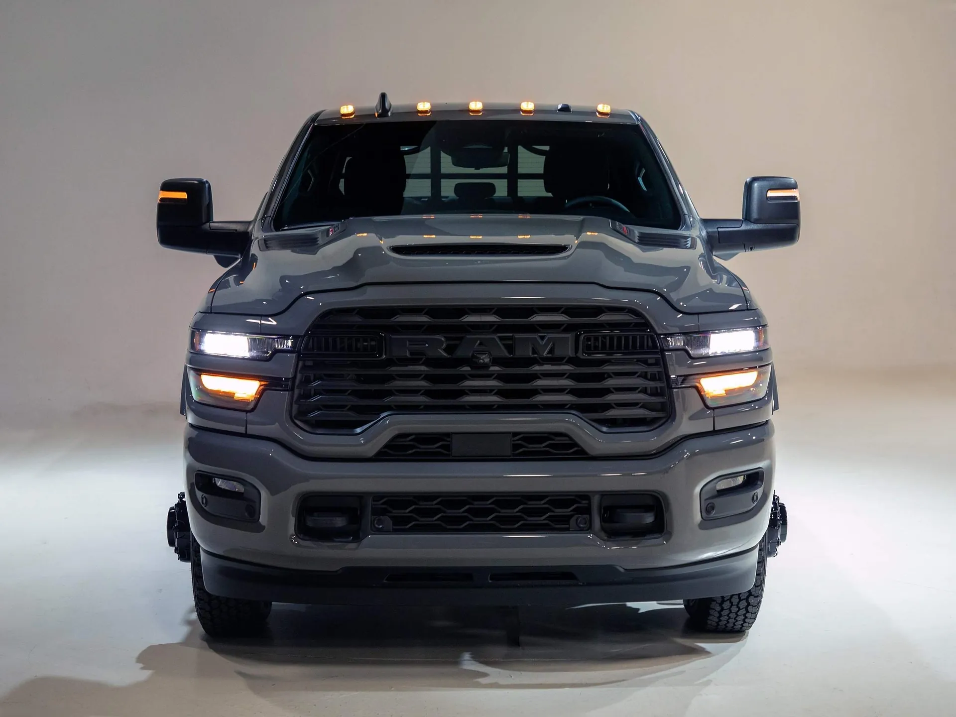 Ram Chassis Cab Night Edition (2027) – zepředu