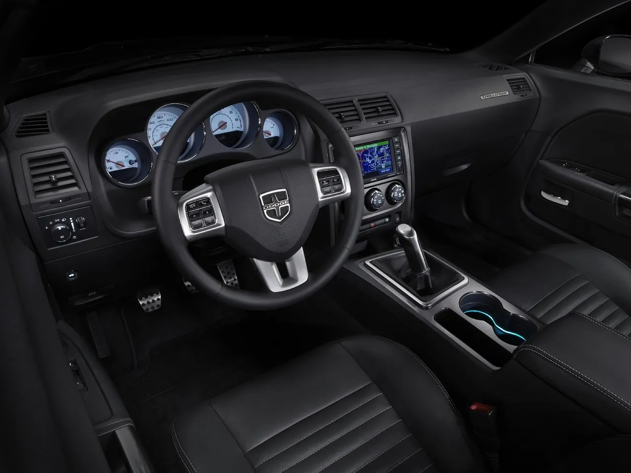 Dodge Challenger RT (2011) – interiér