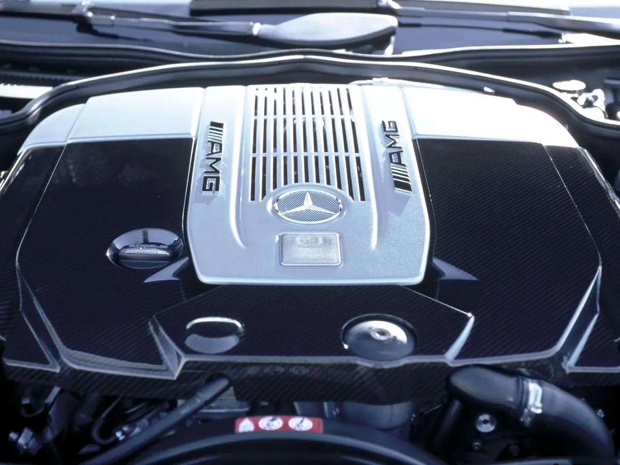 Mercedes-Benz SL65 AMG (2004) - Engine Bay