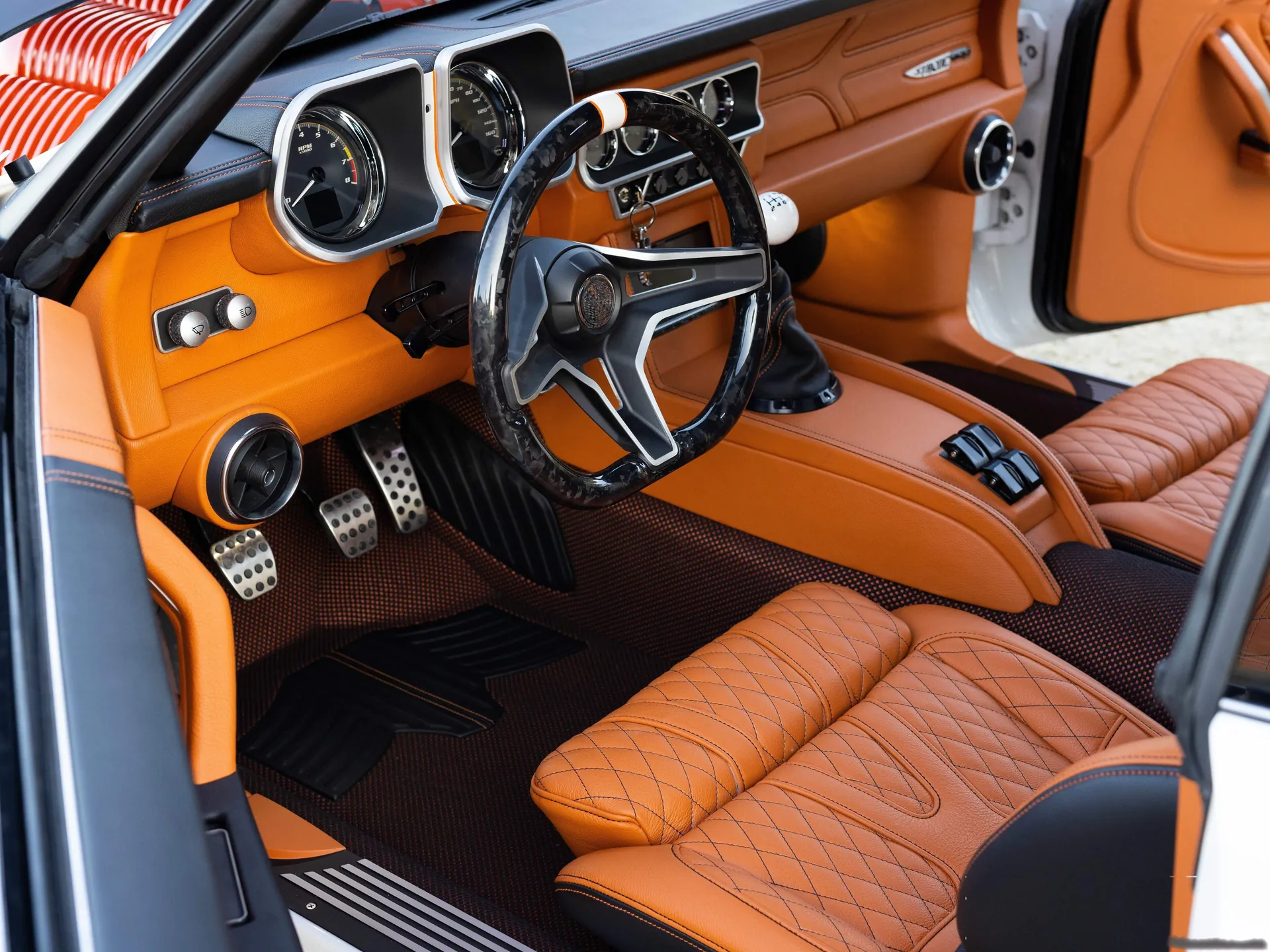 Chevrolet Camaro STRODE by Ringbrothers (1969) – interiér