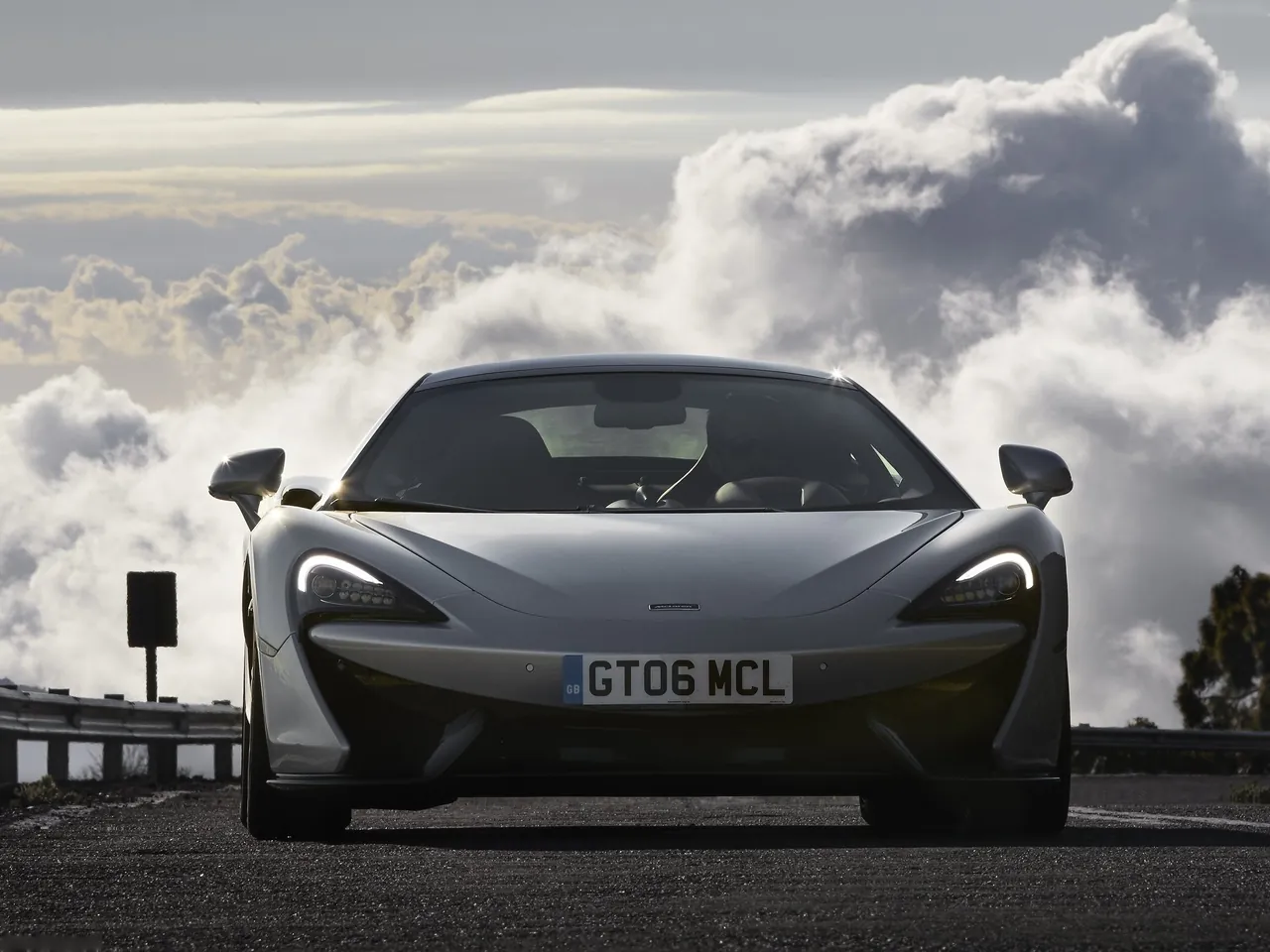 McLaren 570GT (2017) – zepředu