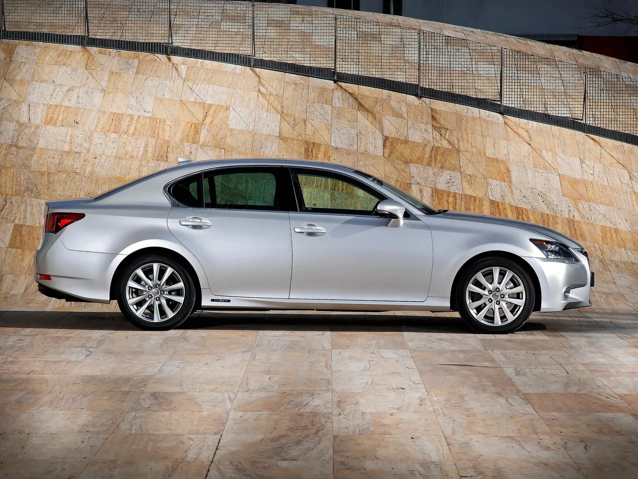 Lexus GS 450h (2013) – boční profil