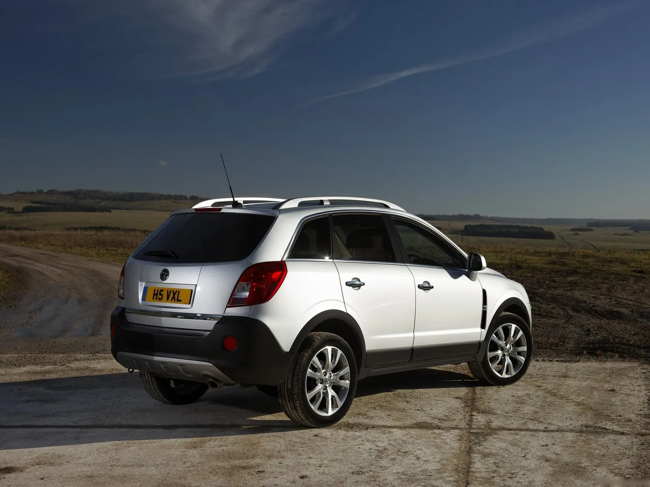 Vauxhall Antara (2011) – zadní tříčtvrteční pohled